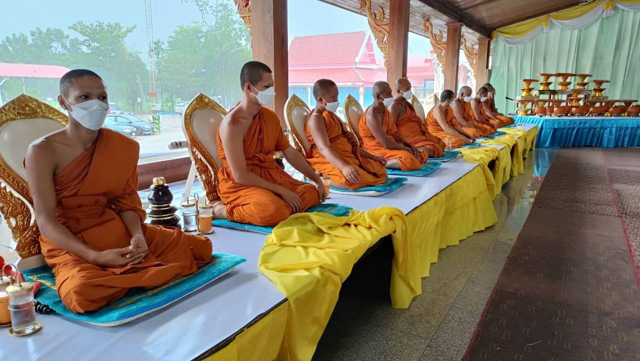 พช.สุราษฎร์ ร่วมพิธีปลงผมในโครงการบรรพชาอุปสมบท 910 รูป เฉลิมพระเกียรติสมเด็จพระนางเจ้าสิริกิติ์ พระบรมราชินีนาถพระบรมราชชนนีพันปีหลวง เนื่องในโอกาสมหามงคลเฉลิมพระชนมพรรษา 90 พรรษา 12 สิงหาคม 2565