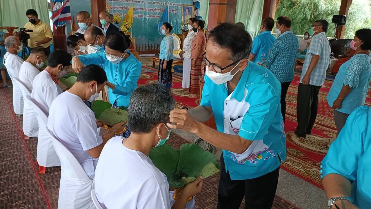 พช.สุราษฎร์ ร่วมพิธีปลงผมในโครงการบรรพชาอุปสมบท 910 รูป เฉลิมพระเกียรติสมเด็จพระนางเจ้าสิริกิติ์ พระบรมราชินีนาถพระบรมราชชนนีพันปีหลวง เนื่องในโอกาสมหามงคลเฉลิมพระชนมพรรษา 90 พรรษา 12 สิงหาคม 2565