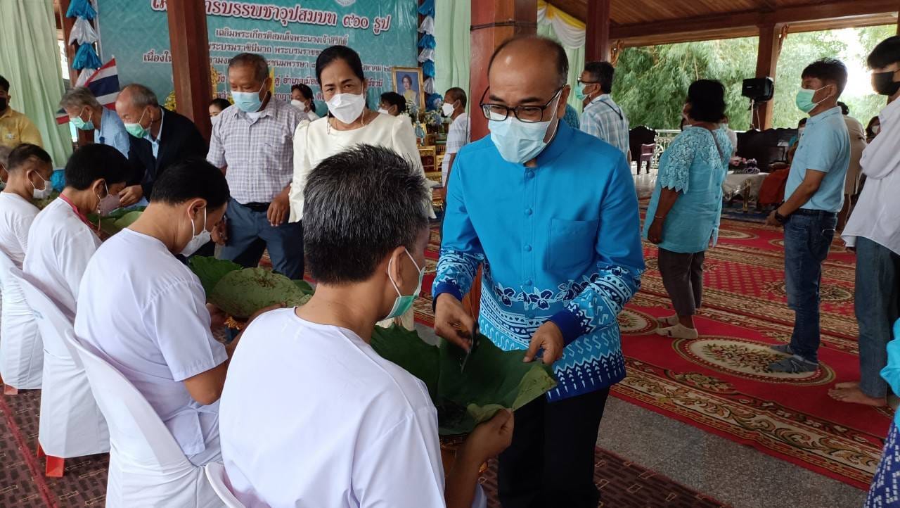 พช.สุราษฎร์ ร่วมพิธีปลงผมในโครงการบรรพชาอุปสมบท 910 รูป เฉลิมพระเกียรติสมเด็จพระนางเจ้าสิริกิติ์ พระบรมราชินีนาถพระบรมราชชนนีพันปีหลวง เนื่องในโอกาสมหามงคลเฉลิมพระชนมพรรษา 90 พรรษา 12 สิงหาคม 2565