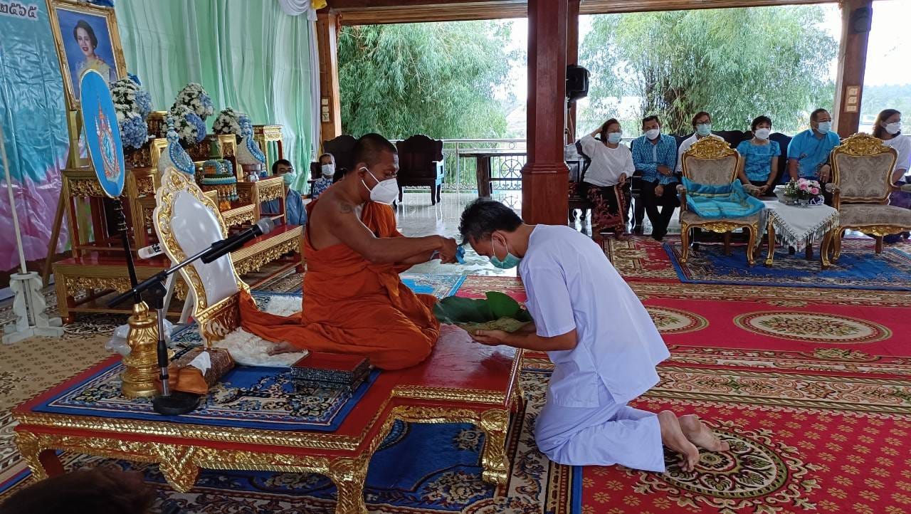 พช.สุราษฎร์ ร่วมพิธีปลงผมในโครงการบรรพชาอุปสมบท 910 รูป เฉลิมพระเกียรติสมเด็จพระนางเจ้าสิริกิติ์ พระบรมราชินีนาถพระบรมราชชนนีพันปีหลวง เนื่องในโอกาสมหามงคลเฉลิมพระชนมพรรษา 90 พรรษา 12 สิงหาคม 2565
