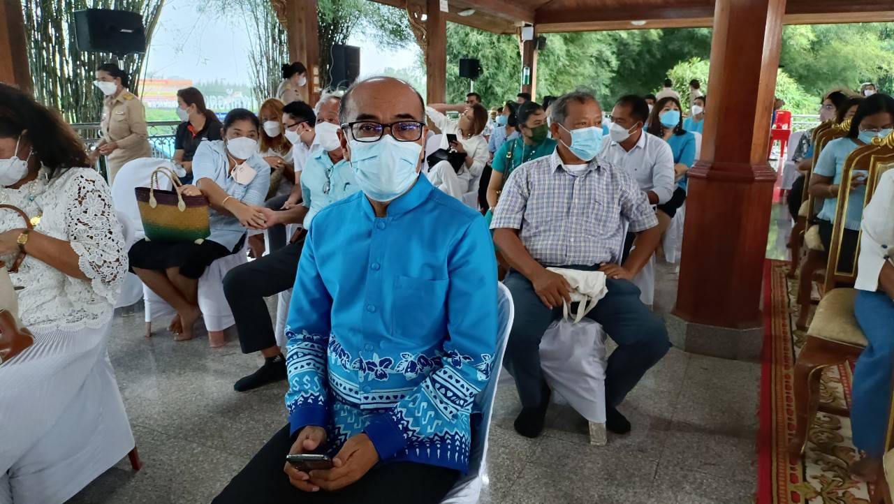 พช.สุราษฎร์ ร่วมพิธีปลงผมในโครงการบรรพชาอุปสมบท 910 รูป เฉลิมพระเกียรติสมเด็จพระนางเจ้าสิริกิติ์ พระบรมราชินีนาถพระบรมราชชนนีพันปีหลวง เนื่องในโอกาสมหามงคลเฉลิมพระชนมพรรษา 90 พรรษา 12 สิงหาคม 2565