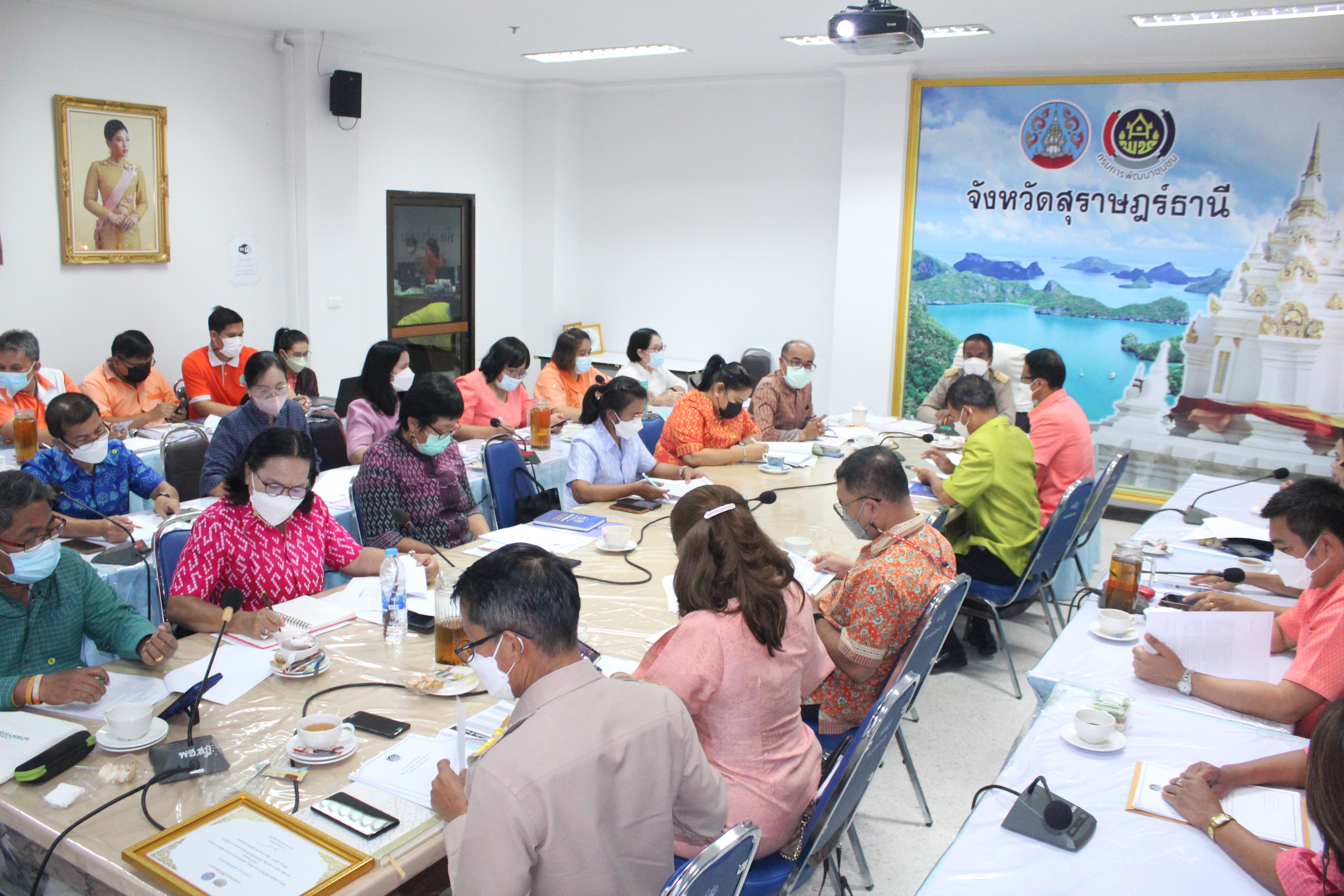 พช.สุราษฎร์ฯ รวมพลระดมแนวคิดประชุมประจำเดือนครั้งที่ 5/2565 ….เหยียบคันเร่งพร้อมเดินหน้างานพัฒนาชุมชน