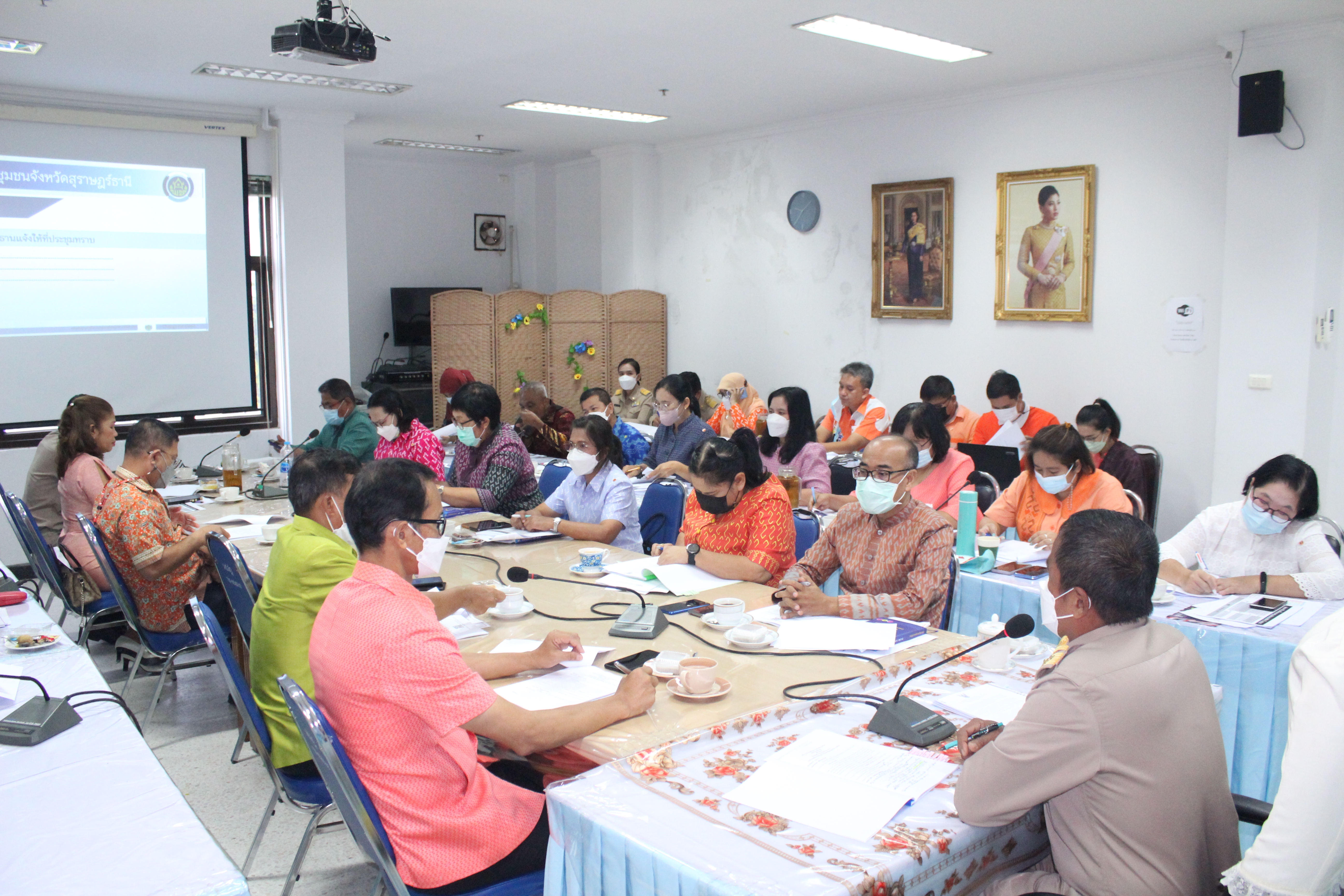 พช.สุราษฎร์ฯ รวมพลระดมแนวคิดประชุมประจำเดือนครั้งที่ 5/2565 ….เหยียบคันเร่งพร้อมเดินหน้างานพัฒนาชุมชน