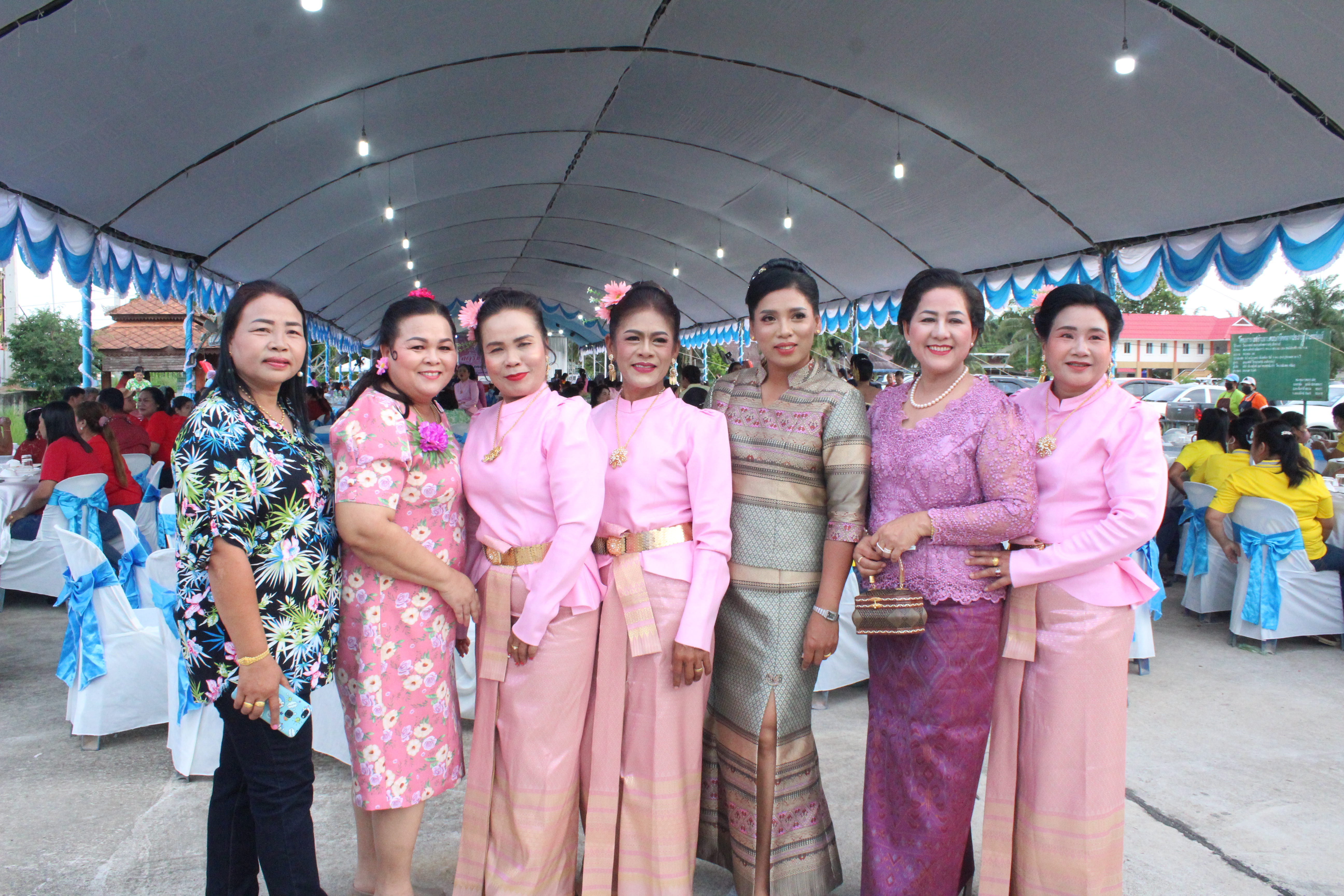 อำเภอชัยบุรี จัดงาน “รวมพลังสามัคคี สตรีชัยบุรีหัวใจเดียวกัน” เพื่อระดมเงินสมทบทุนศรัทธามอบให้แก่ ศจพ.อ.ชัยบุรี ขจัดความยากจน..คนชัยบุรี