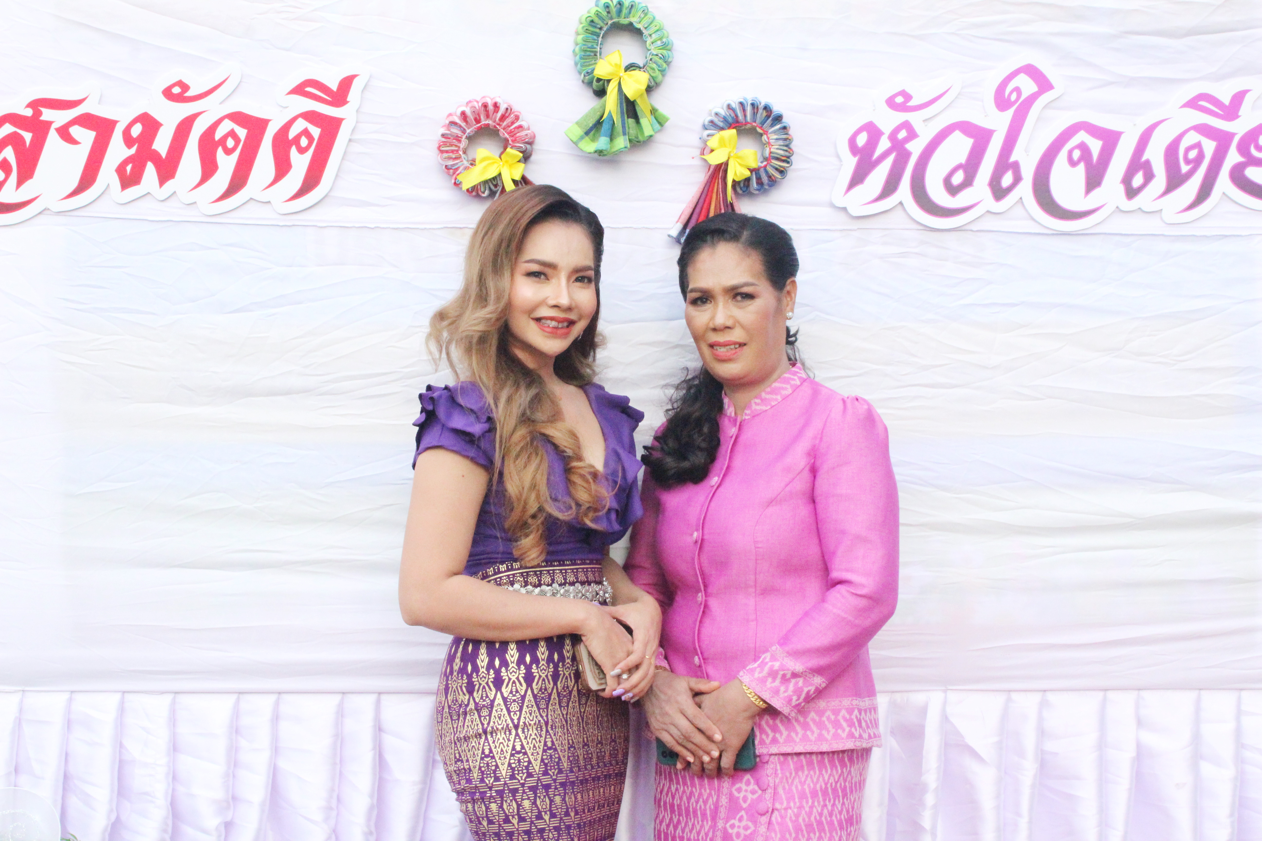 อำเภอชัยบุรี จัดงาน “รวมพลังสามัคคี สตรีชัยบุรีหัวใจเดียวกัน” เพื่อระดมเงินสมทบทุนศรัทธามอบให้แก่ ศจพ.อ.ชัยบุรี ขจัดความยากจน..คนชัยบุรี