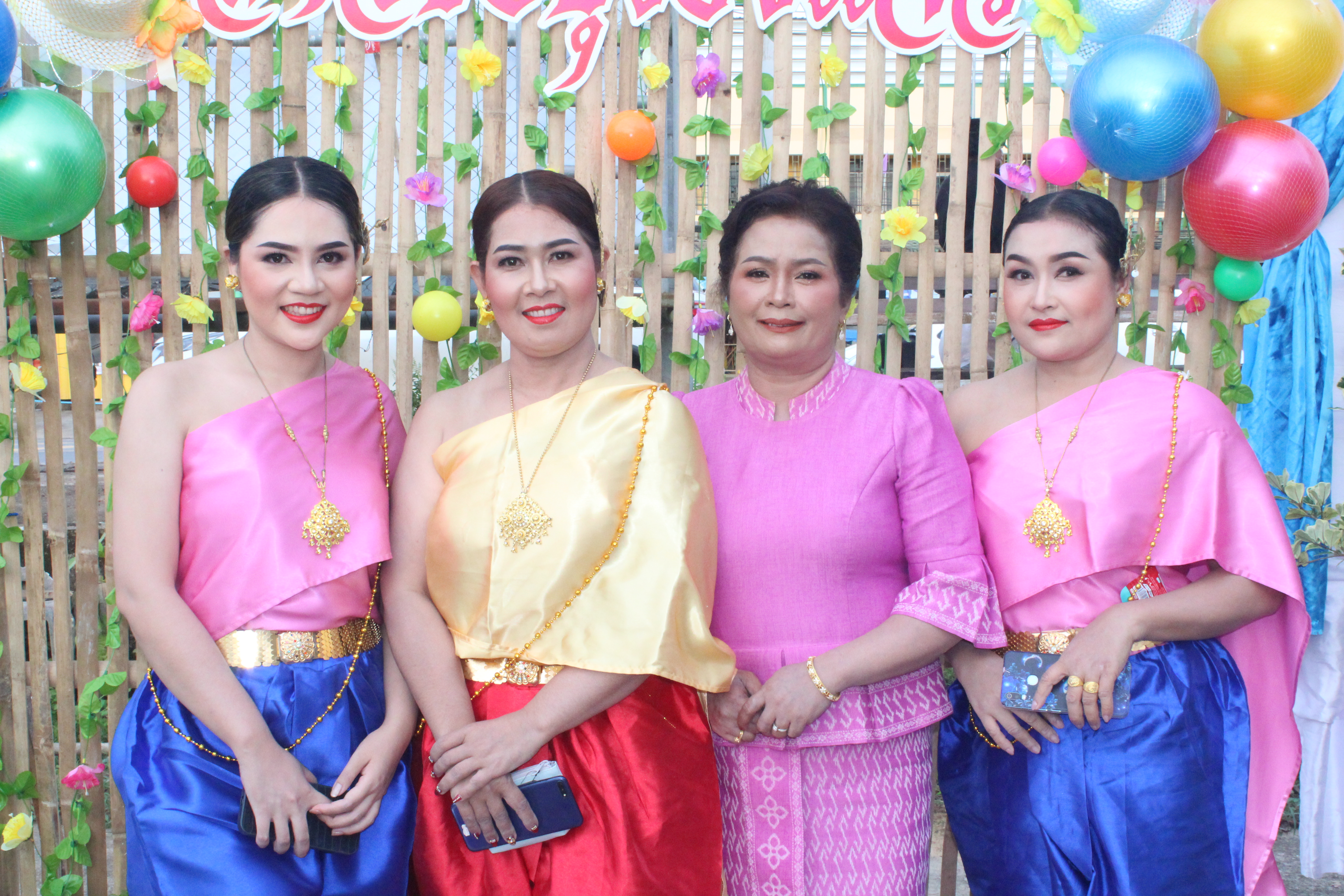 อำเภอชัยบุรี จัดงาน “รวมพลังสามัคคี สตรีชัยบุรีหัวใจเดียวกัน” เพื่อระดมเงินสมทบทุนศรัทธามอบให้แก่ ศจพ.อ.ชัยบุรี ขจัดความยากจน..คนชัยบุรี