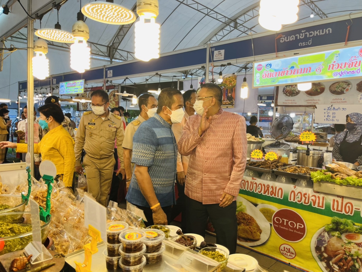 สุราษฎร์ธานี..เมืองคนดี ยกทัพขบวนสินค้า OTOP SME กระตุ้นเศรษฐกิจ กับงาน “OTOP SME ก้าวไปด้วยกัน มหัศจรรย์ ศรีวิชัย” ณ บริเวณหน้าศาลากลางจังหวัดสุราษฎร์ธานี