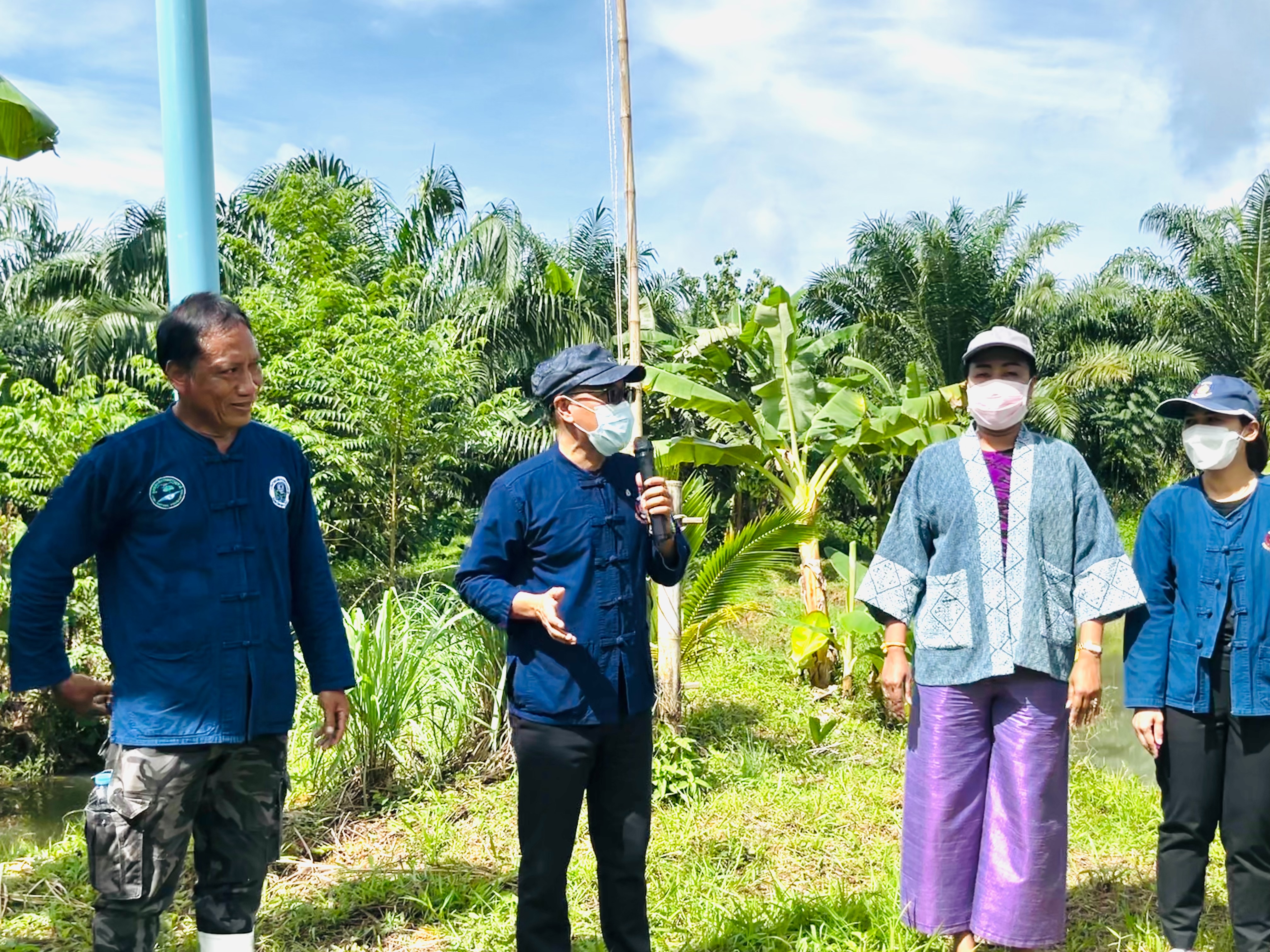 เครือข่ายโคกหนองนา พช.พนม จังหวัดสุราษฎร์ธานี รวมพลังจัดกิจกรรม “ก้าวต่อไป โคก หนอง นา พช.พนม ออกปาก (ซอแรง) พัฒนาสู่บันได ๙ ขั้น ” อย่างยั่งยืน