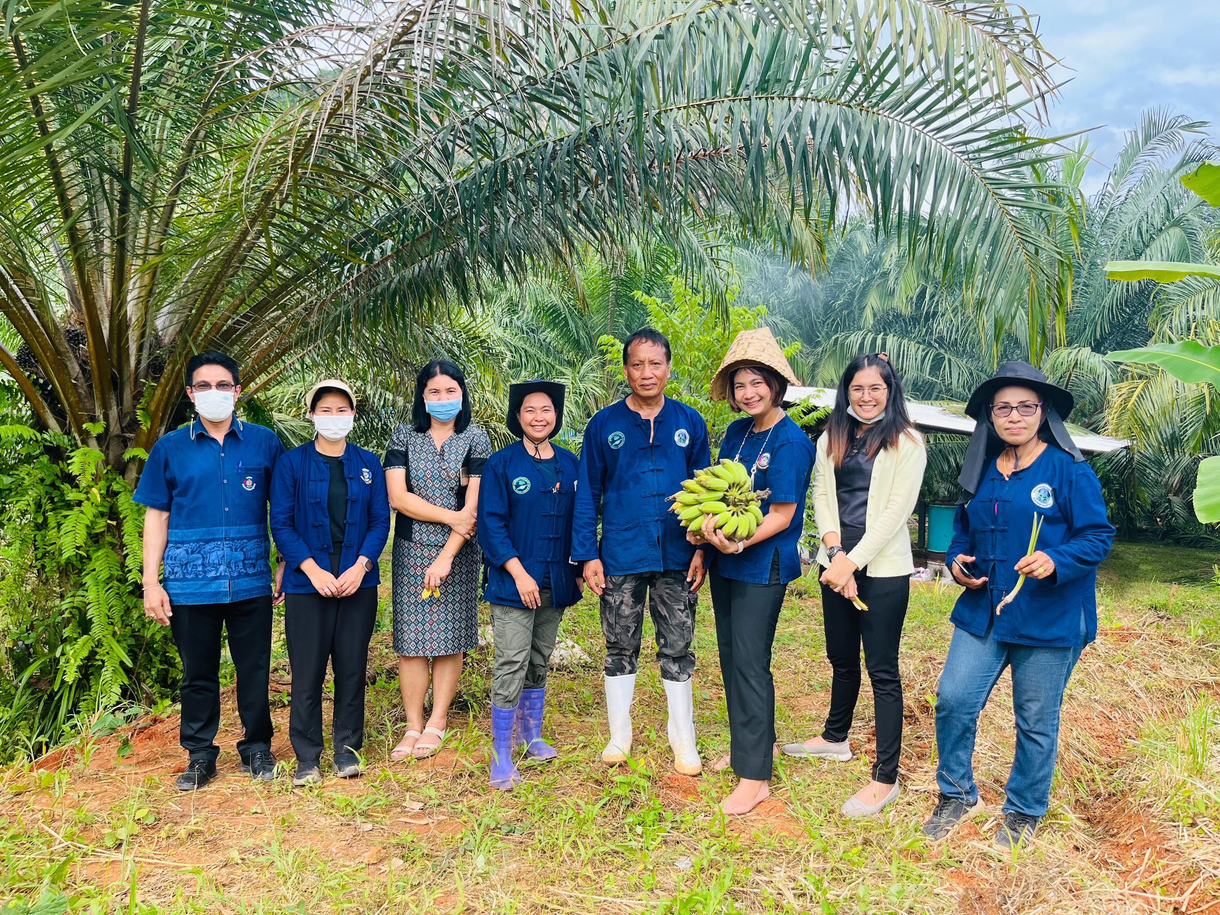 เครือข่ายโคกหนองนา พช.พนม จังหวัดสุราษฎร์ธานี รวมพลังจัดกิจกรรม “ก้าวต่อไป โคก หนอง นา พช.พนม ออกปาก (ซอแรง) พัฒนาสู่บันได ๙ ขั้น ” อย่างยั่งยืน