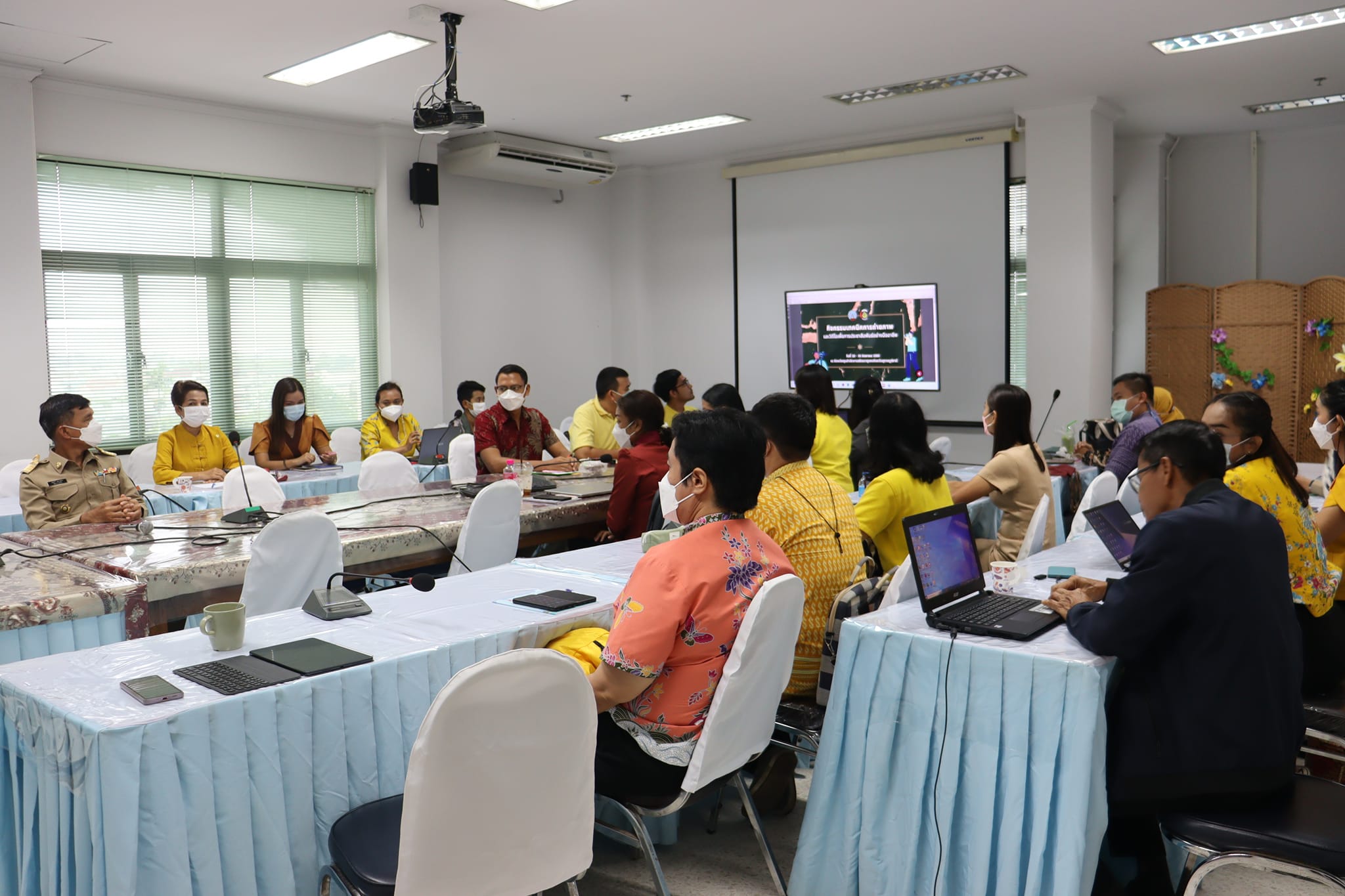 พช.สุราษฎร์ ติวเข้มนักประชาสัมพันธ์ด้านการถ่ายภาพและวีดีโอเพื่อการประชาสัมพันธ์อย่างมืออาชีพ