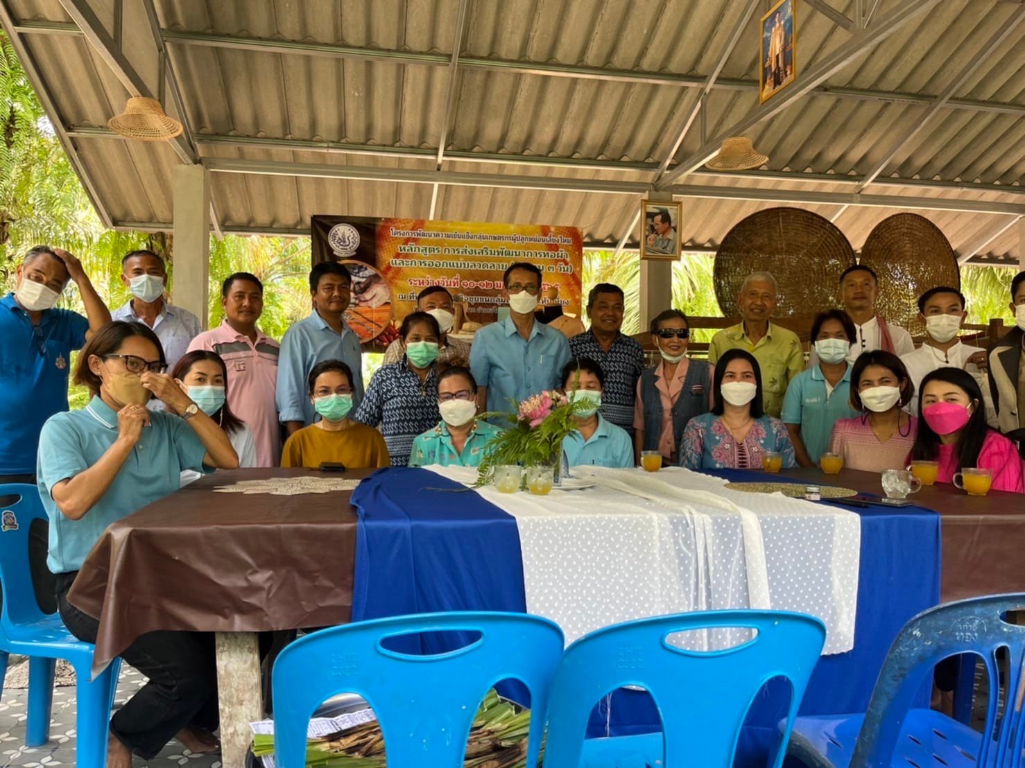 พช.สุราษฎร์ธานีลงพื้นที่ติดตามสนับสนุนการดำเนินงานกลุ่มทอผ้าบ้านทับเที่ยง อำเภอพุนพิน