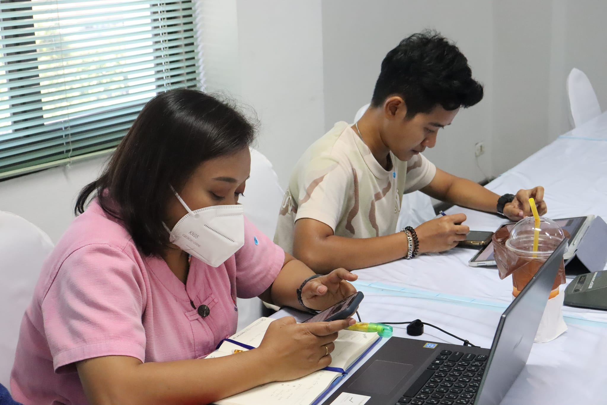 พช.สุราษฎร์ ติวเข้มนักประชาสัมพันธ์ด้านการถ่ายภาพและวีดีโอเพื่อการประชาสัมพันธ์อย่างมืออาชีพ