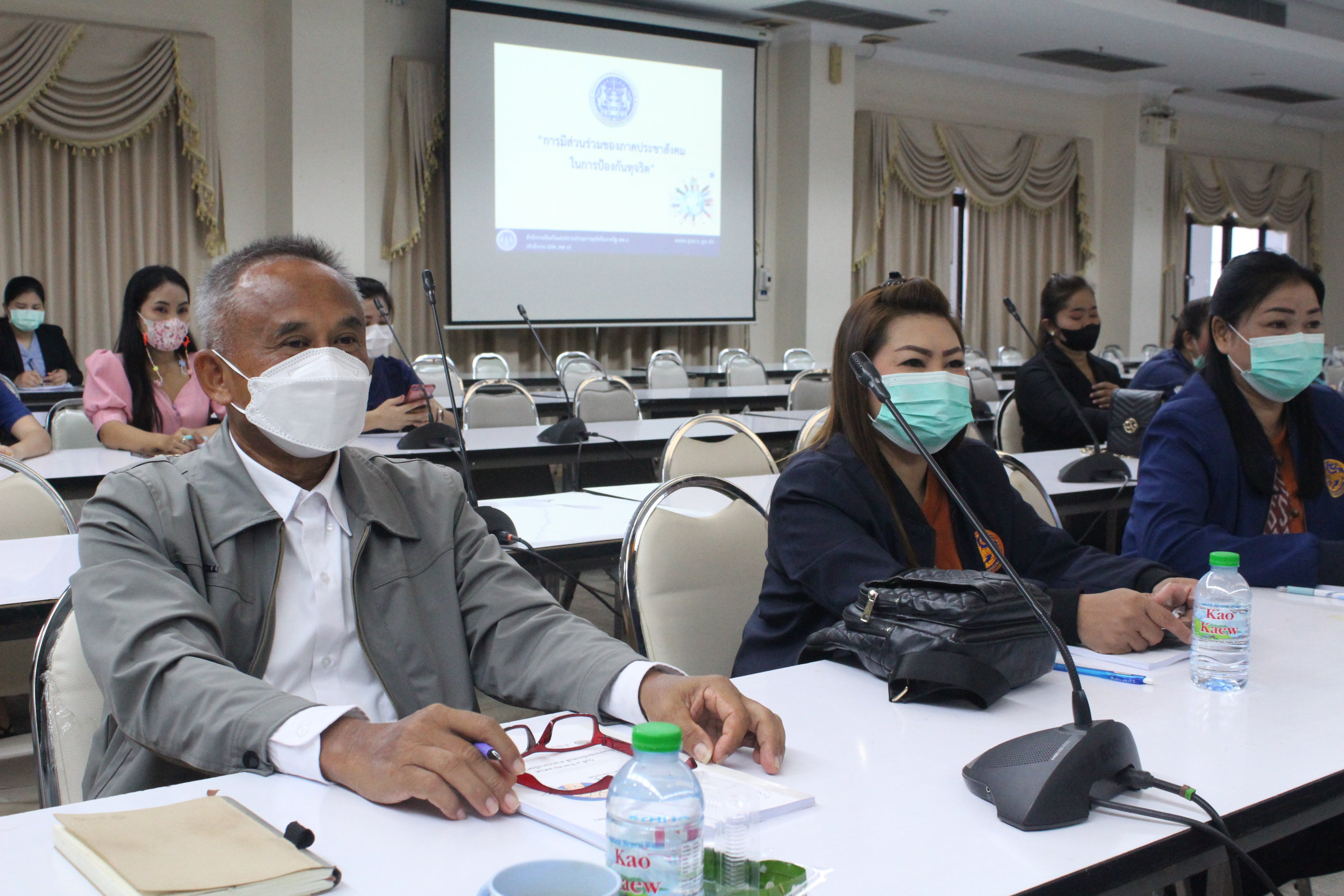 พช.สุราษฎร์ฯ “ขับเคลื่อนความโปร่งใส เชื่อมันในคุณธรรม” จัดกิจกรรมโครงการประชุมเชิงปฏิบัติการส่งเสริมการมีส่วนร่วมภาคประชาชนในการสร้างความโปร่งใส และป้องกันการทุจริตประพฤติมิชอบ แก่เครือข่ายภาคประชาสังคมในการป้องกันการทุจริต