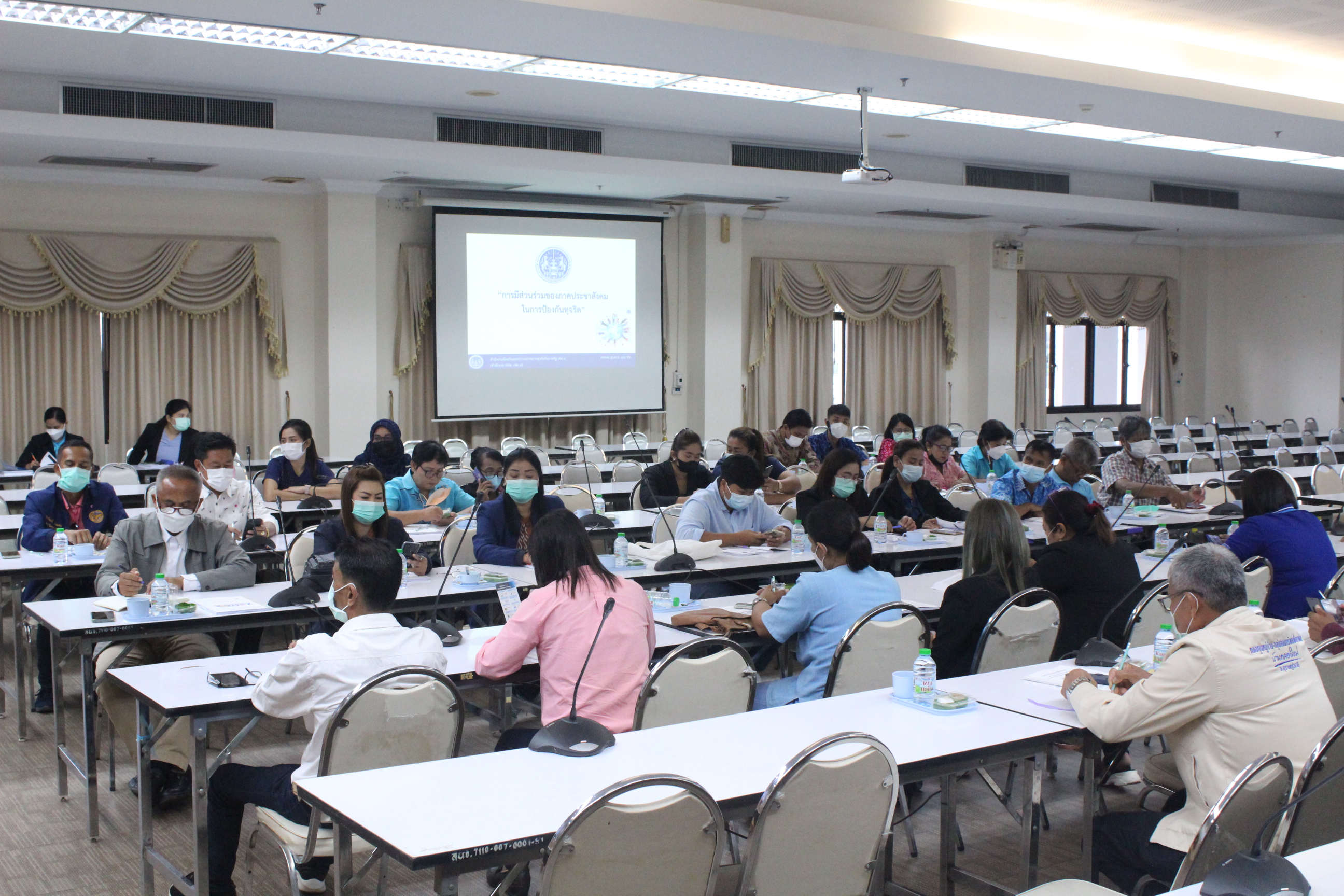 พช.สุราษฎร์ฯ “ขับเคลื่อนความโปร่งใส เชื่อมันในคุณธรรม” จัดกิจกรรมโครงการประชุมเชิงปฏิบัติการส่งเสริมการมีส่วนร่วมภาคประชาชนในการสร้างความโปร่งใส และป้องกันการทุจริตประพฤติมิชอบ แก่เครือข่ายภาคประชาสังคมในการป้องกันการทุจริต