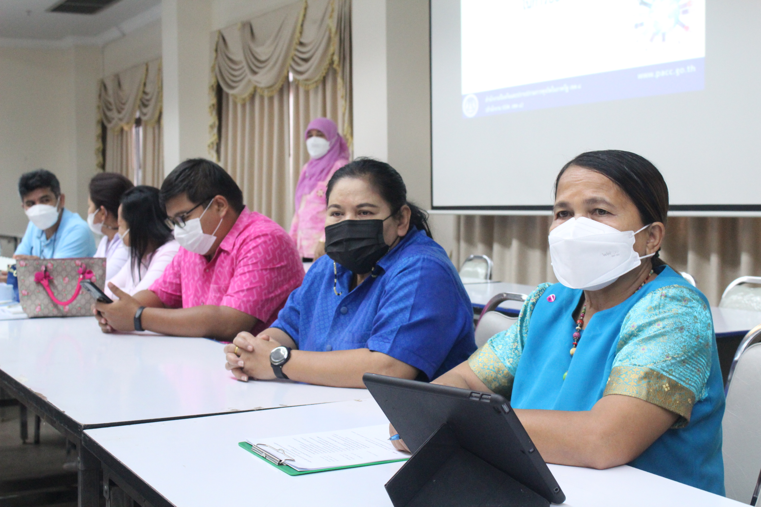 พช.สุราษฎร์ฯ “ขับเคลื่อนความโปร่งใส เชื่อมันในคุณธรรม” จัดกิจกรรมโครงการประชุมเชิงปฏิบัติการส่งเสริมการมีส่วนร่วมภาคประชาชนในการสร้างความโปร่งใส และป้องกันการทุจริตประพฤติมิชอบ แก่เครือข่ายภาคประชาสังคมในการป้องกันการทุจริต