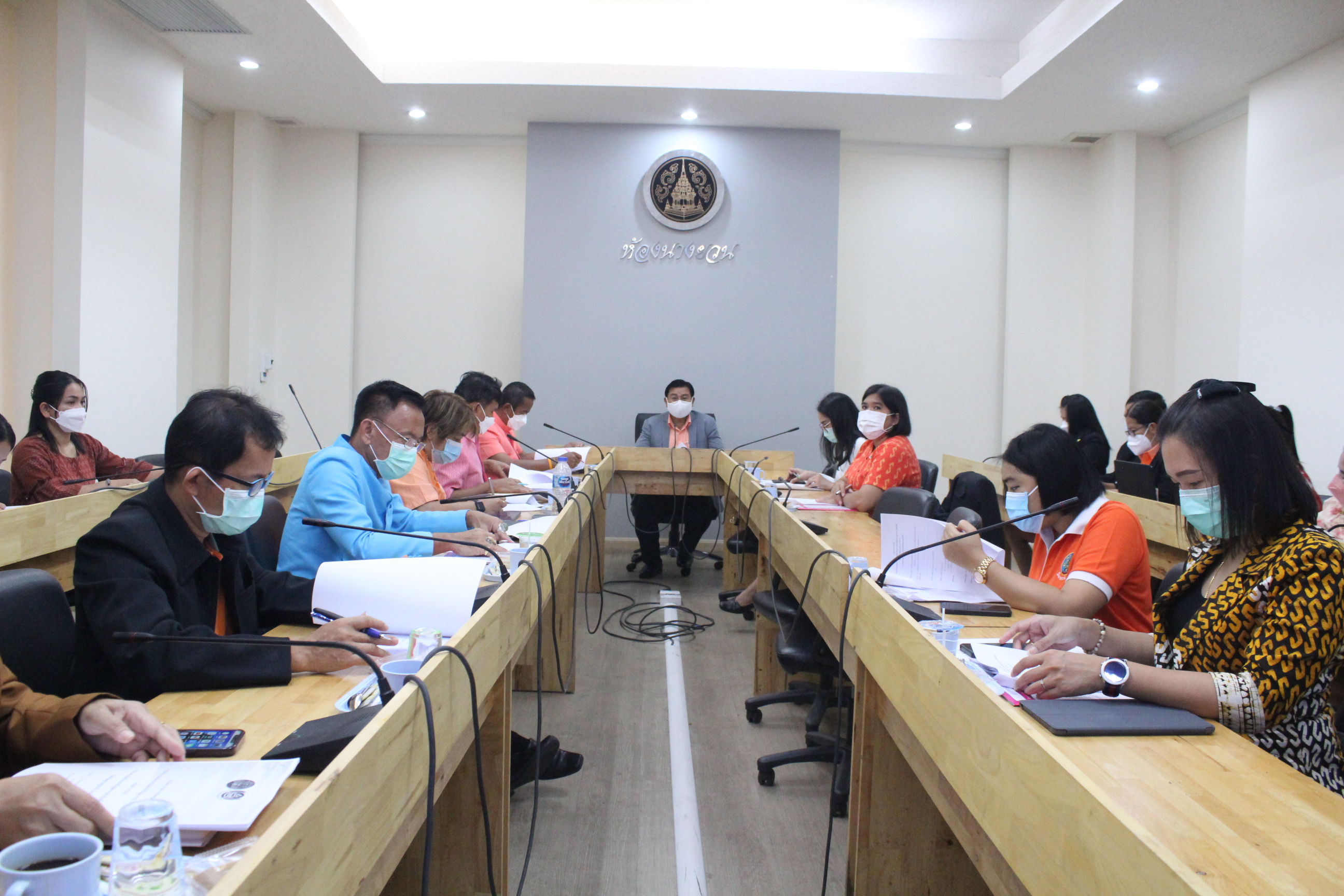 พช.สุราษฎร์ฯ จัดประชุมคณะทำงานบริหารการจัดเก็บข้อมูล (จปฐ.) ระดับจังหวัด และ รับรองผลการจัดเก็บข้อมูลความจำเป็นพื้นฐาน (จปฐ.) ปี พ.ศ.2565 จังหวัดสุราษฎร์ธานี