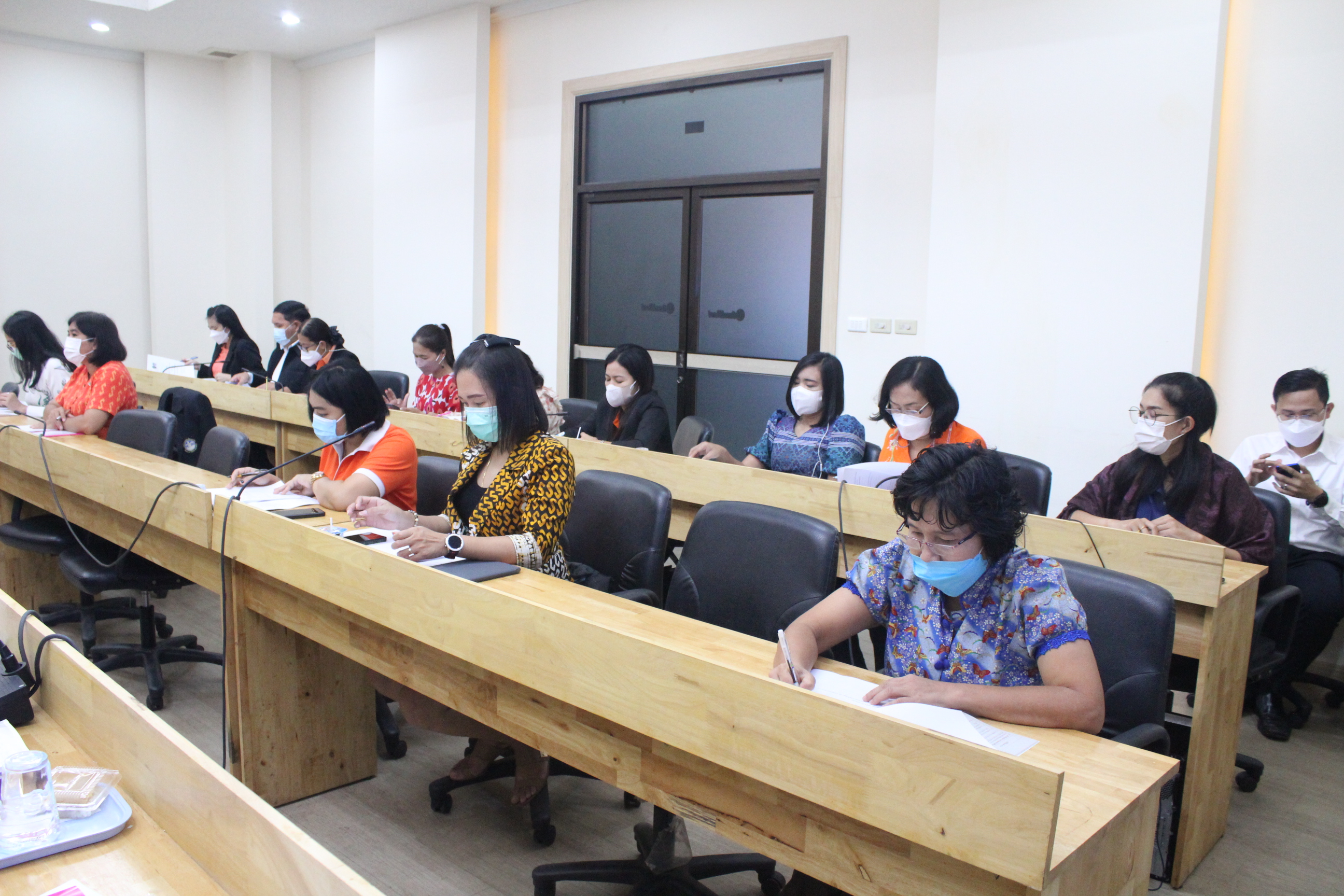 พช.สุราษฎร์ฯ จัดประชุมคณะทำงานบริหารการจัดเก็บข้อมูล (จปฐ.) ระดับจังหวัด และ รับรองผลการจัดเก็บข้อมูลความจำเป็นพื้นฐาน (จปฐ.) ปี พ.ศ.2565 จังหวัดสุราษฎร์ธานี