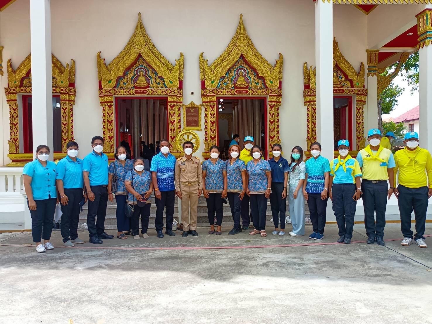 พช.สุราษฎร์ฯ ร่วมกิจกรรมเพื่อเฉลิมพระเกียรติฯ เนื่องในวันเฉลิมพระชนมพรรษา ๙o พรรษา สมเด็จพระนางเจ้าสิริกิติ์พระบรมราชินีนาถ พระบรมราชชนนีพันปีหลวง ณ วัดไตรธรรมารามพระอารามหลวง อำเภอเมืองฯ จังหวัดสุราษฎร์ธานี