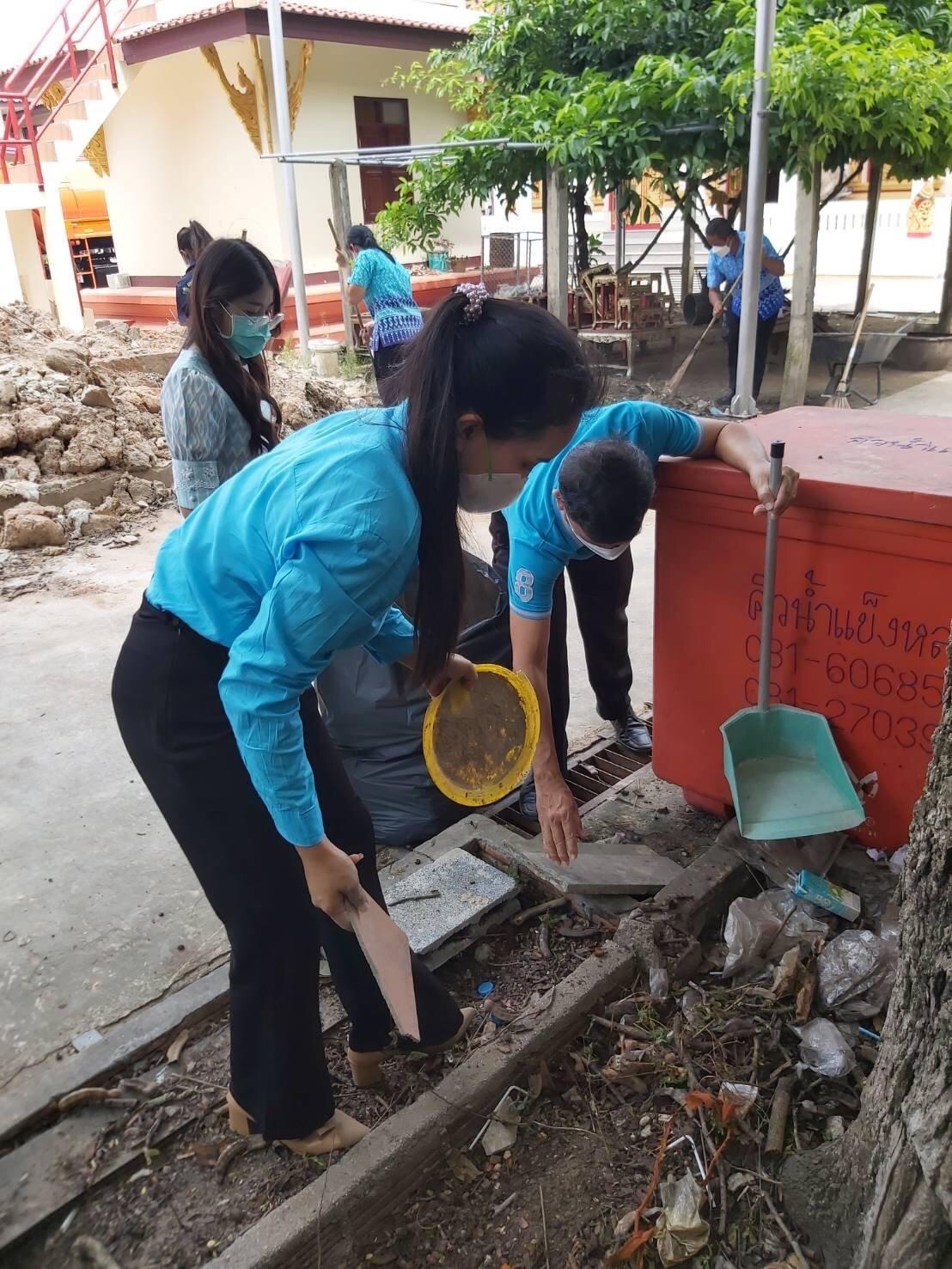 พช.สุราษฎร์ฯ ร่วมกิจกรรมเพื่อเฉลิมพระเกียรติฯ เนื่องในวันเฉลิมพระชนมพรรษา ๙o พรรษา สมเด็จพระนางเจ้าสิริกิติ์พระบรมราชินีนาถ พระบรมราชชนนีพันปีหลวง ณ วัดไตรธรรมารามพระอารามหลวง อำเภอเมืองฯ จังหวัดสุราษฎร์ธานี