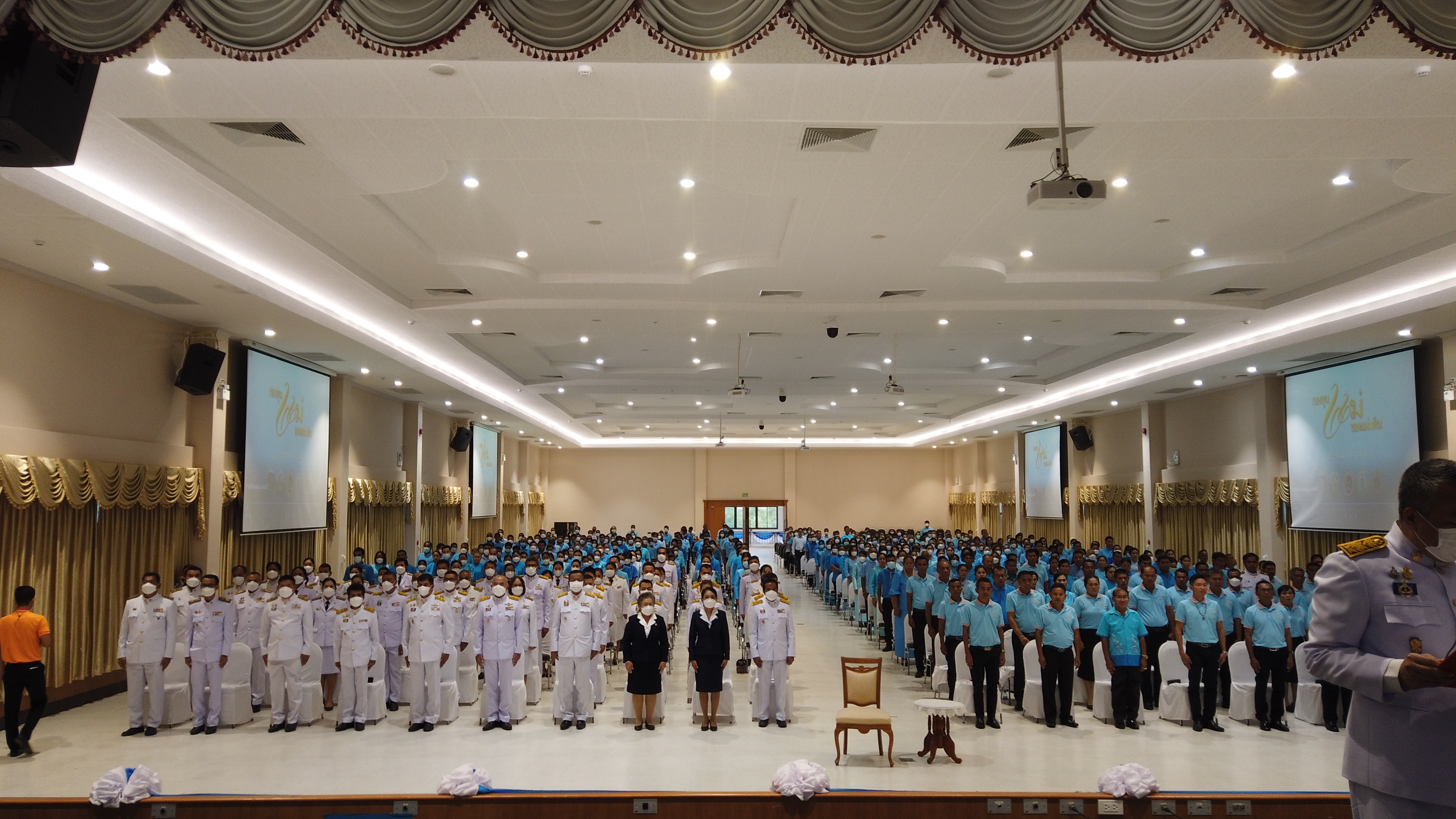 พช.สุราษฎร์ จับมือ ปปส.ภาค 8 และเครือข่ายกองทุนแม่ฯ จังหวัดสุราษฎร์ธานี จัดพิธีมอบเงินพระราชทานขวัญถุงกองทุนแม่ของแผ่นดิน ปี 2565