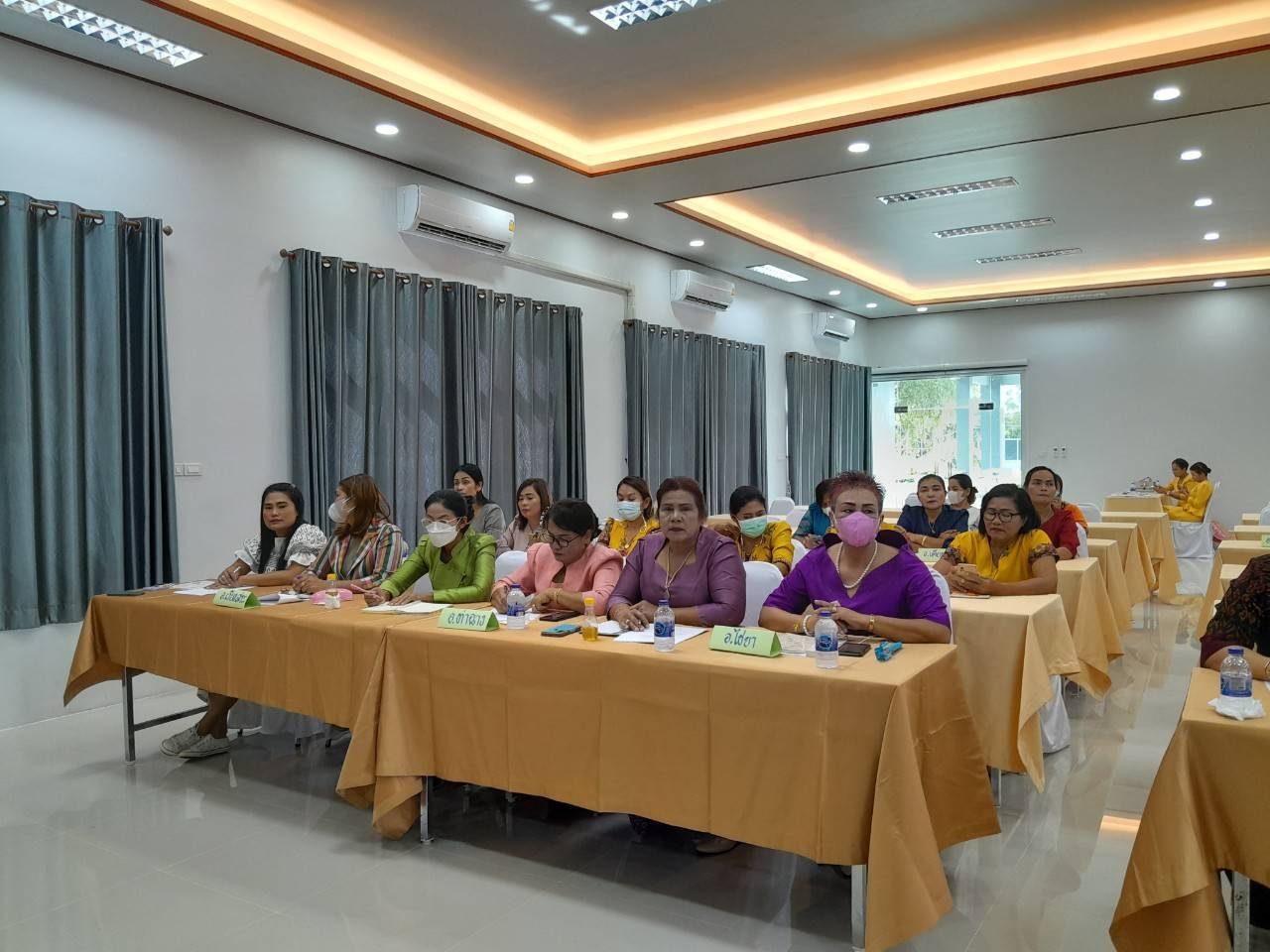 “พลังสตรี พลังที่ยิ่งใหญ่ คณะกรรมการพัฒนาสตรีจังหวัด สุราษฏร์ธานี ประชุมสัญจร ขับเคลื่อนงาน”