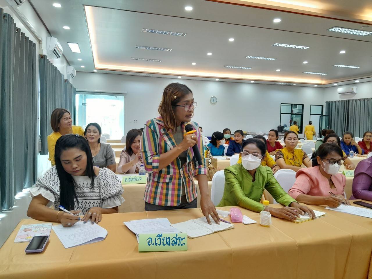 “พลังสตรี พลังที่ยิ่งใหญ่ คณะกรรมการพัฒนาสตรีจังหวัด สุราษฏร์ธานี ประชุมสัญจร ขับเคลื่อนงาน”