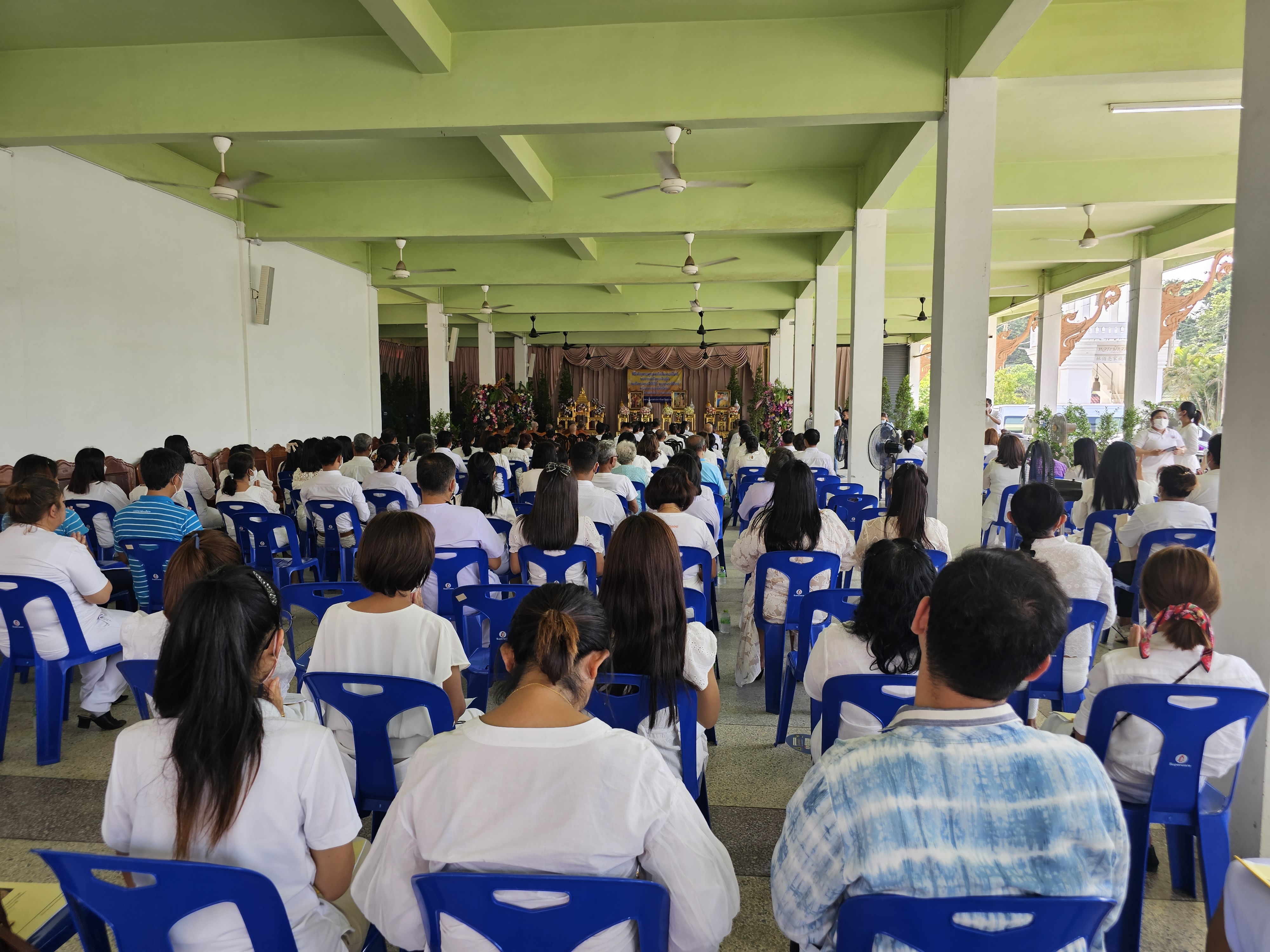 พช.สุราษฎร์ฯ ร่วมพิธีเจริญพระพุทธมนต์เฉลิมพระเกียรติ