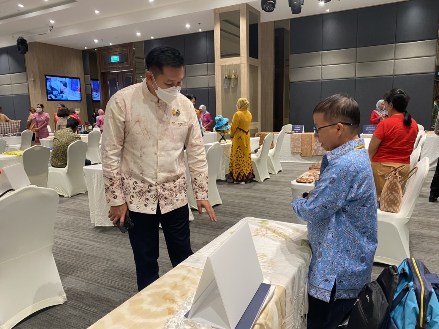 ยกทัพ กลุ่มทอผ้าเมืองคนดี ติวเข้มพัฒนาศักยภาพผู้ประกอบการประเภทผ้าและหัตถกรรม รุ่นที่ 2 