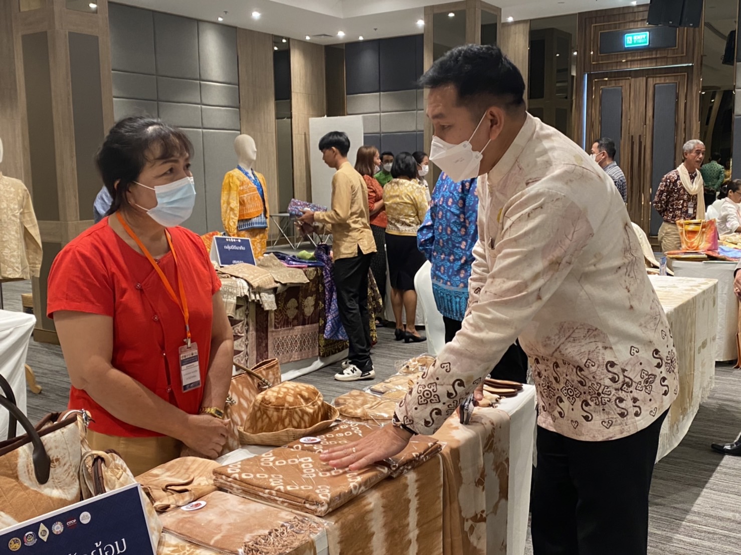 ยกทัพ กลุ่มทอผ้าเมืองคนดี ติวเข้มพัฒนาศักยภาพผู้ประกอบการประเภทผ้าและหัตถกรรม รุ่นที่ 2 