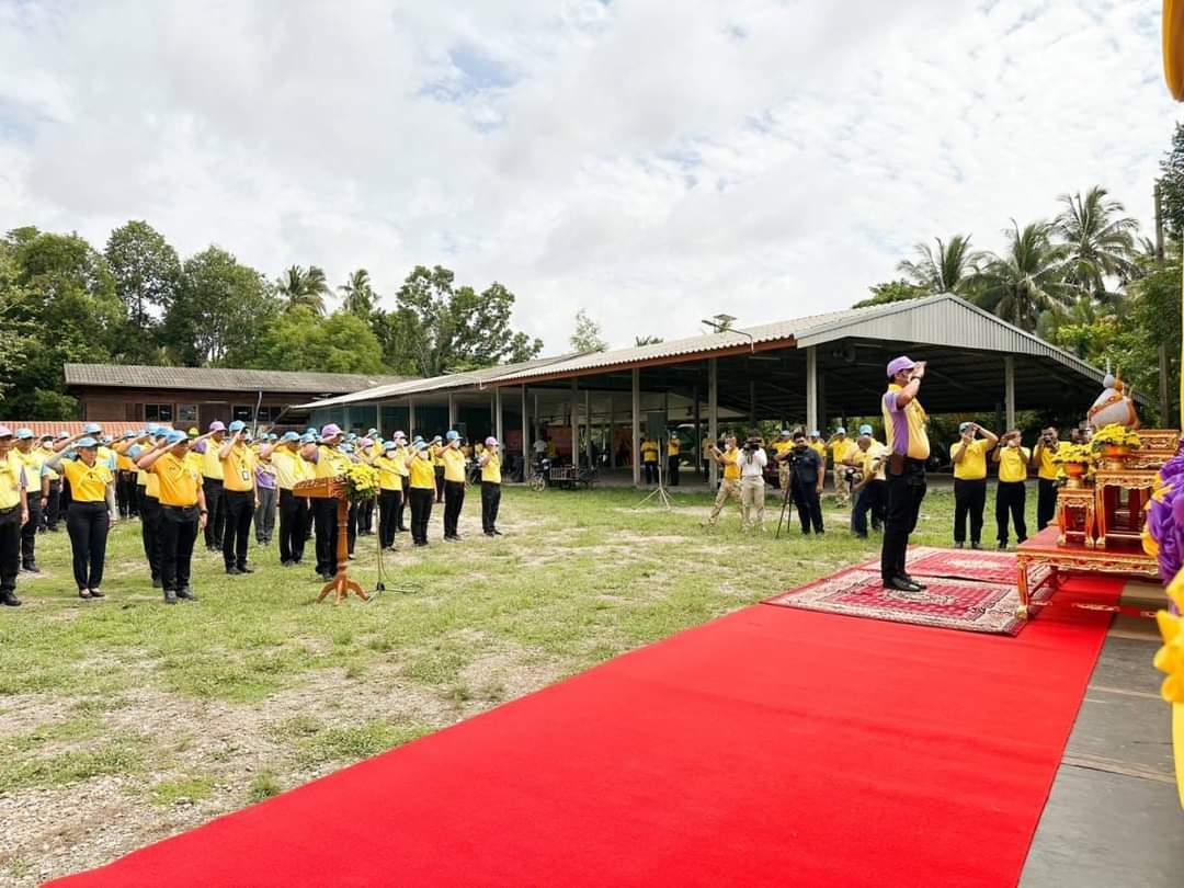สพจ.สุราษฎร์ธานี สำนึกในพระมหากรุณาธิคุณฯ ร่วมกิจกรรมอาสาพัฒนาเนื่องในวันพระบาทสมเด็จพระปกเกล้าเจ้าอยู่หัว