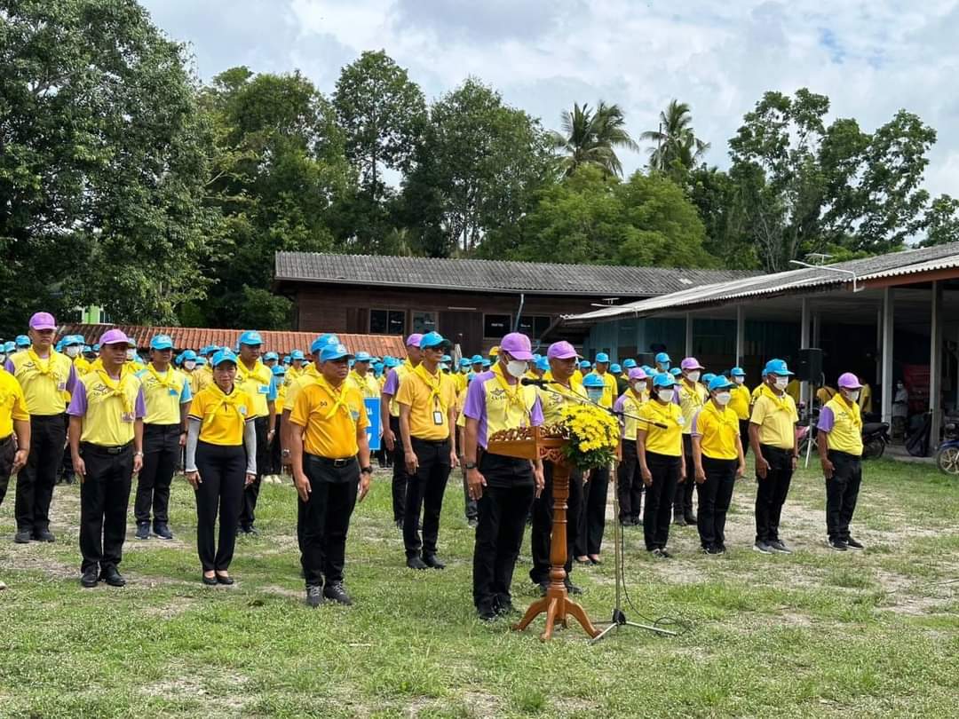 สพจ.สุราษฎร์ธานี สำนึกในพระมหากรุณาธิคุณฯ ร่วมกิจกรรมอาสาพัฒนาเนื่องในวันพระบาทสมเด็จพระปกเกล้าเจ้าอยู่หัว