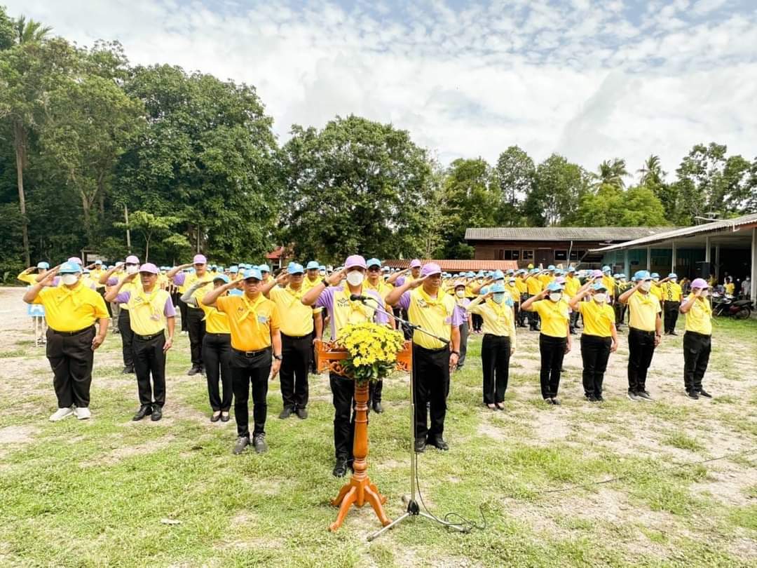 สพจ.สุราษฎร์ธานี สำนึกในพระมหากรุณาธิคุณฯ ร่วมกิจกรรมอาสาพัฒนาเนื่องในวันพระบาทสมเด็จพระปกเกล้าเจ้าอยู่หัว