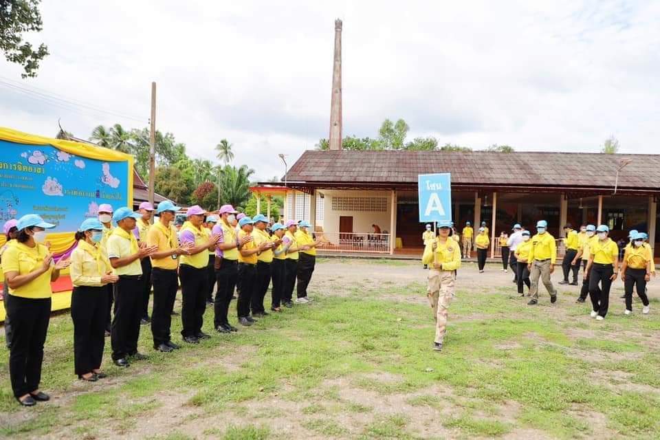 สพจ.สุราษฎร์ธานี สำนึกในพระมหากรุณาธิคุณฯ ร่วมกิจกรรมอาสาพัฒนาเนื่องในวันพระบาทสมเด็จพระปกเกล้าเจ้าอยู่หัว