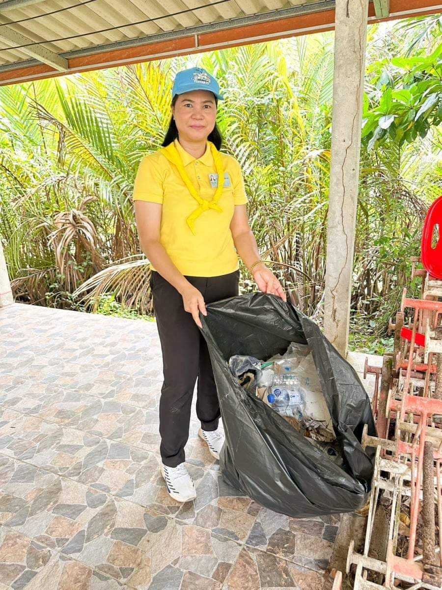 สพจ.สุราษฎร์ธานี สำนึกในพระมหากรุณาธิคุณฯ ร่วมกิจกรรมอาสาพัฒนาเนื่องในวันพระบาทสมเด็จพระปกเกล้าเจ้าอยู่หัว