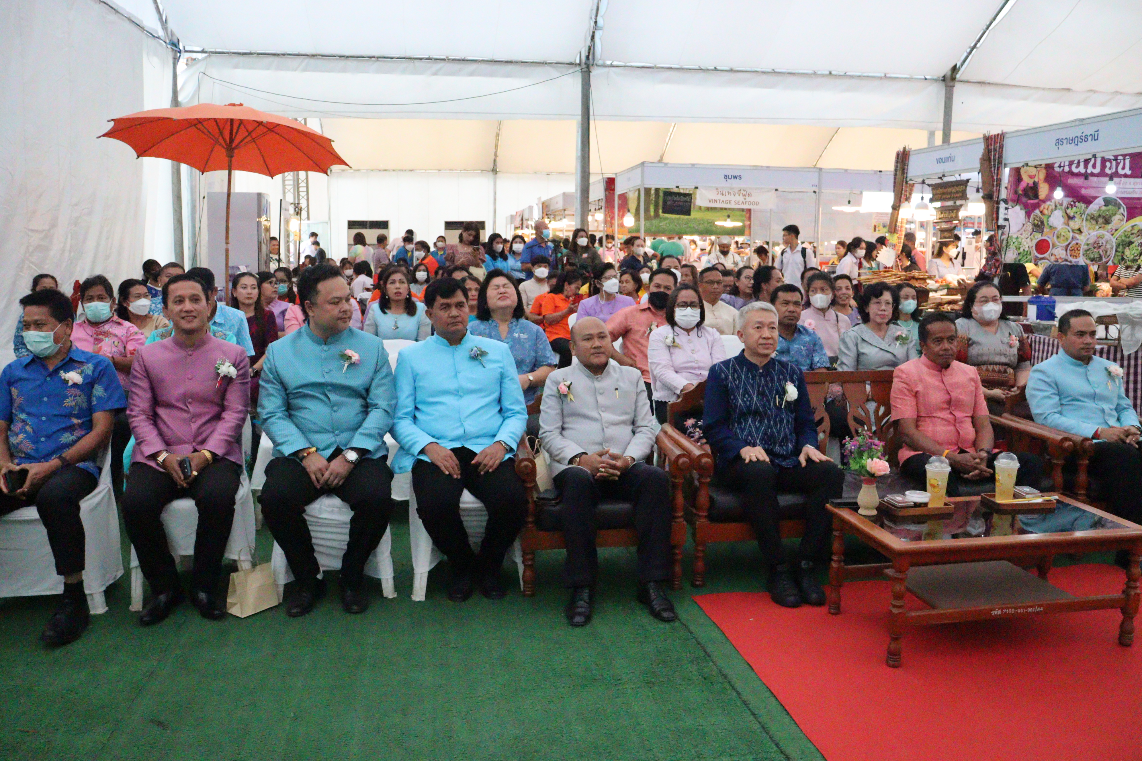 เครือข่าย OTOP สุราษฎร์สุดปัง เปิดตัวงาน “OTOP ทั่วไทยร่วมใจ @ สุราษฎร์ธานี” หน้าศาลากลางอย่างยิ่งใหญ่