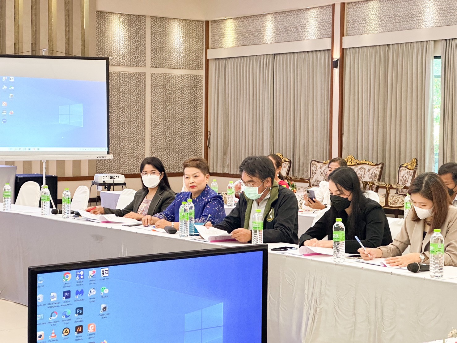 คณะกรรมการ KBO สุราษฎร์ธานี เสนอแนะผลิตภัณฑ์ใหม่ เพื่อยกระดับการพัฒนาผลิตภัณฑ์ OTOP ให้มีคุณภาพและได้มาตรฐาน