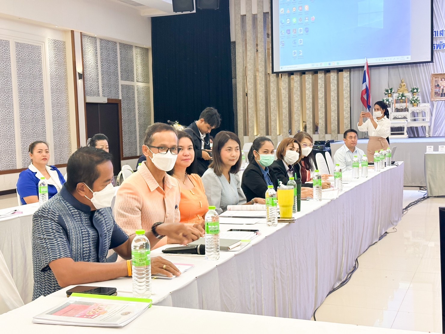 คณะกรรมการ KBO สุราษฎร์ธานี เสนอแนะผลิตภัณฑ์ใหม่ เพื่อยกระดับการพัฒนาผลิตภัณฑ์ OTOP ให้มีคุณภาพและได้มาตรฐาน