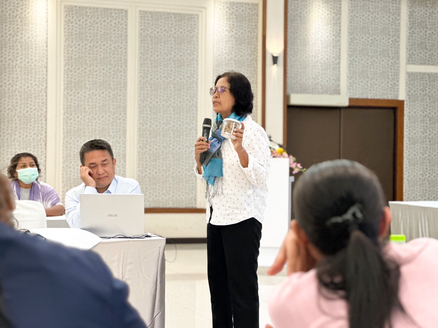 คณะกรรมการ KBO สุราษฎร์ธานี เสนอแนะผลิตภัณฑ์ใหม่ เพื่อยกระดับการพัฒนาผลิตภัณฑ์ OTOP ให้มีคุณภาพและได้มาตรฐาน