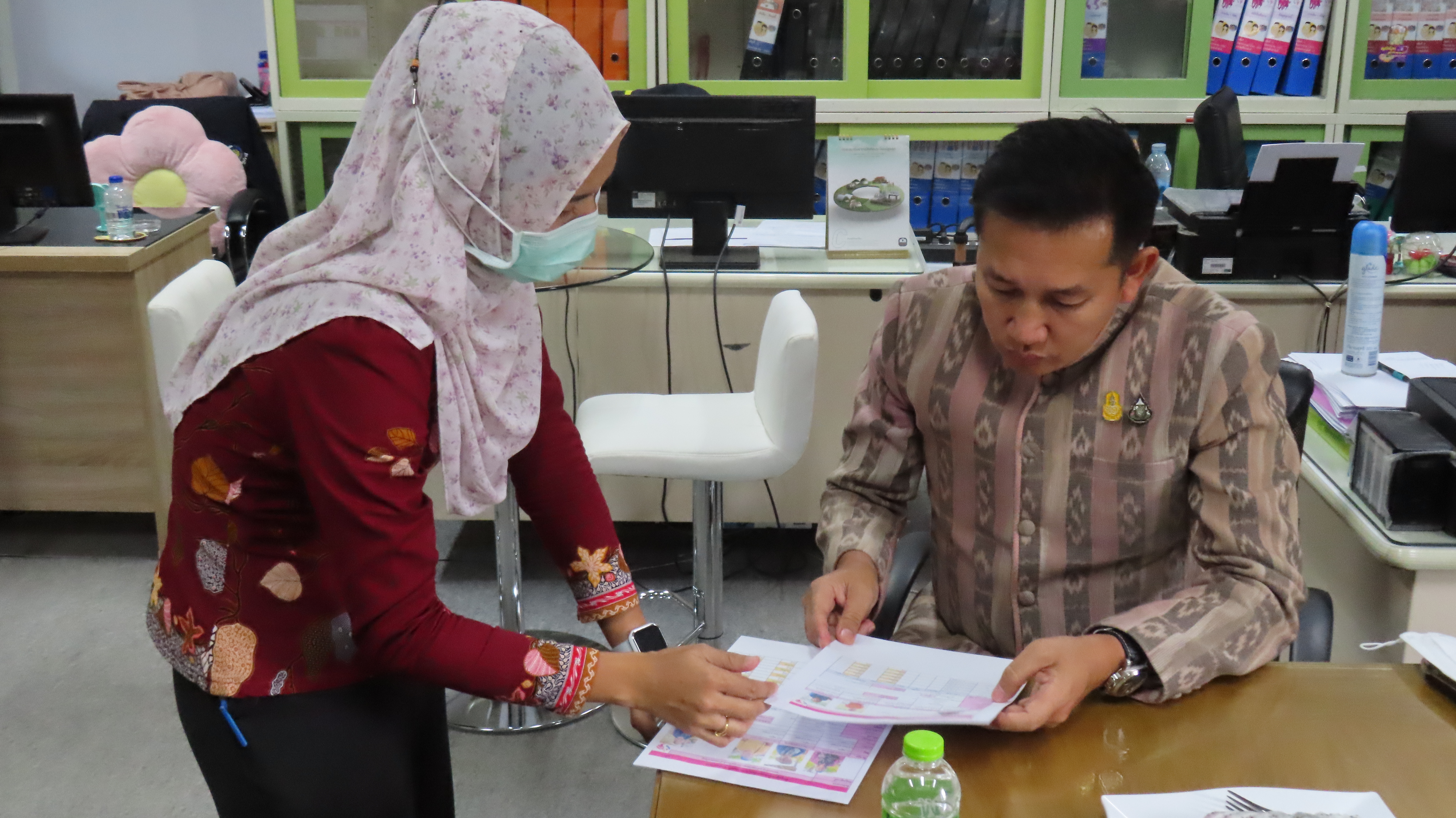 หนี้กองทุนสตรี มีทางออก แก้ไขได้ พช.สุราษฎร์ธานี เสริม Passion++ ลุยแก้หนี้สตรี มิถุนายนนี้ รู้เรื่อง!!!