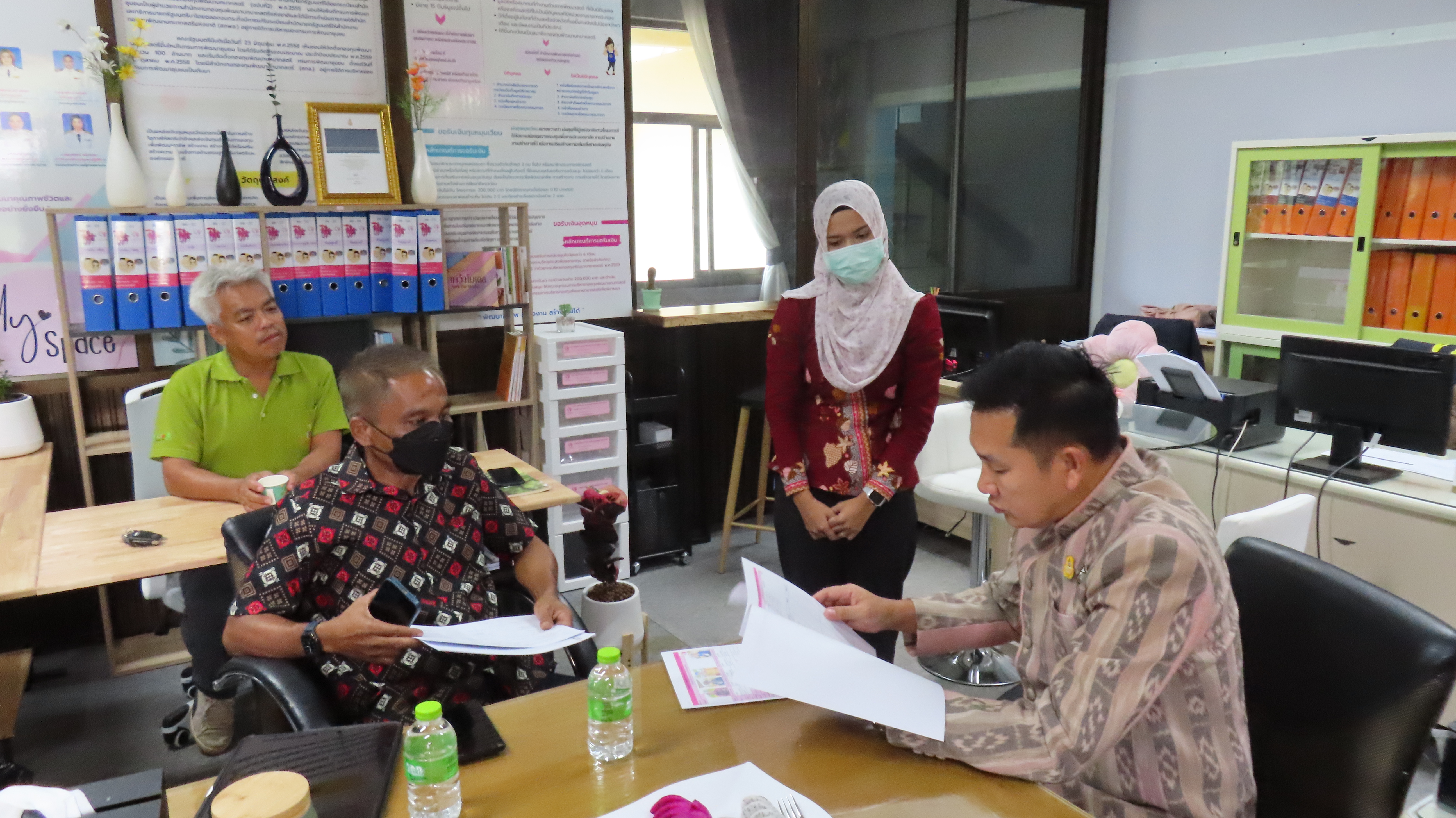 หนี้กองทุนสตรี มีทางออก แก้ไขได้ พช.สุราษฎร์ธานี เสริม Passion++ ลุยแก้หนี้สตรี มิถุนายนนี้ รู้เรื่อง!!!