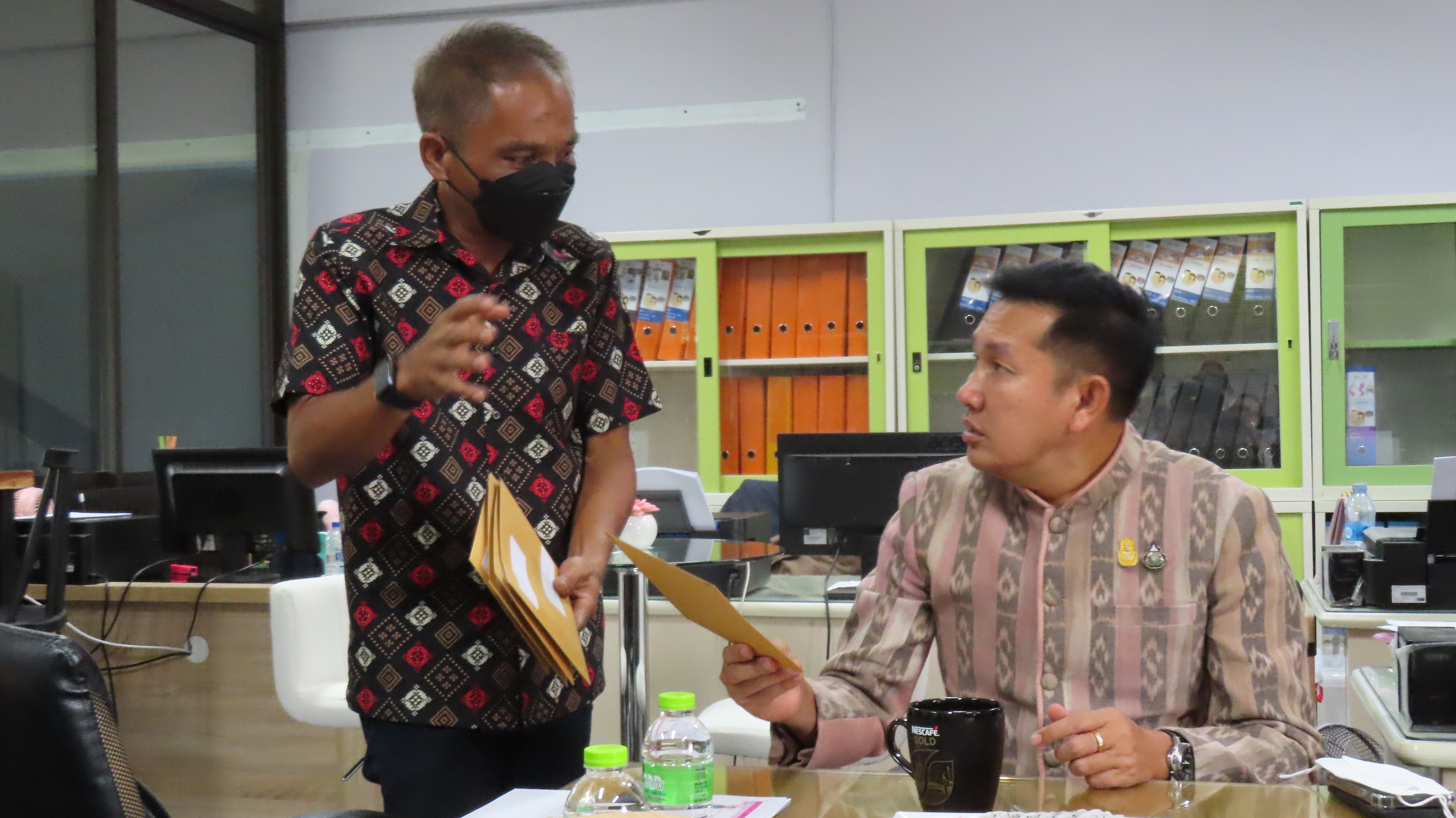 หนี้กองทุนสตรี มีทางออก แก้ไขได้ พช.สุราษฎร์ธานี เสริม Passion++ ลุยแก้หนี้สตรี มิถุนายนนี้ รู้เรื่อง!!!