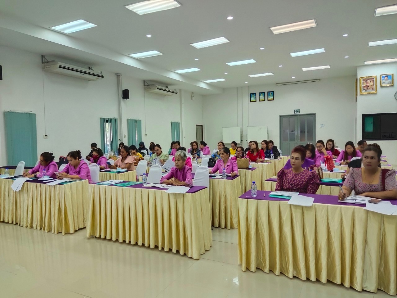 สตรีสุราษฎร์เรียนรู้ ร่วมมือแก้จน