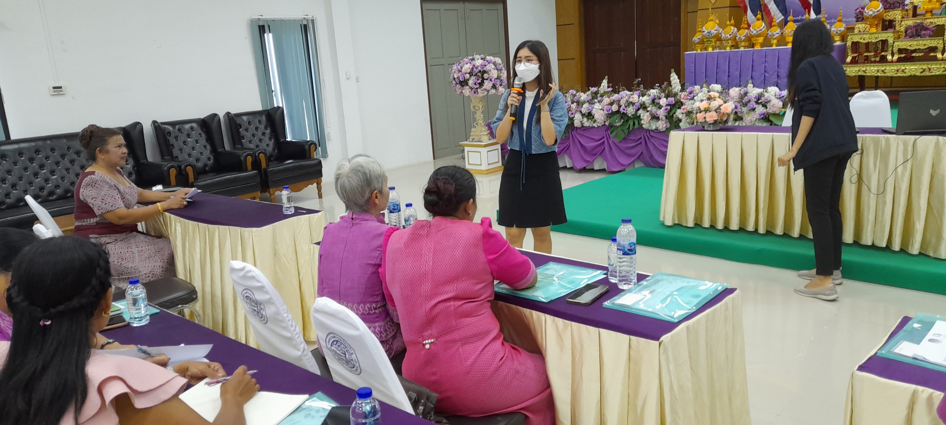 สตรีสุราษฎร์เรียนรู้ ร่วมมือแก้จน