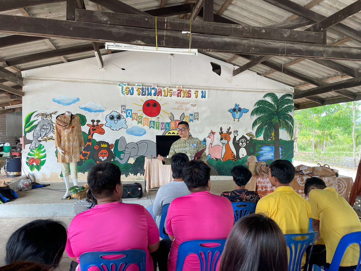 พช.สุราษฎร์  หนุนเสริมสัมมาชีพ ติดทักษะให้เยาวชน ก้าวพ้นยาเสพติด