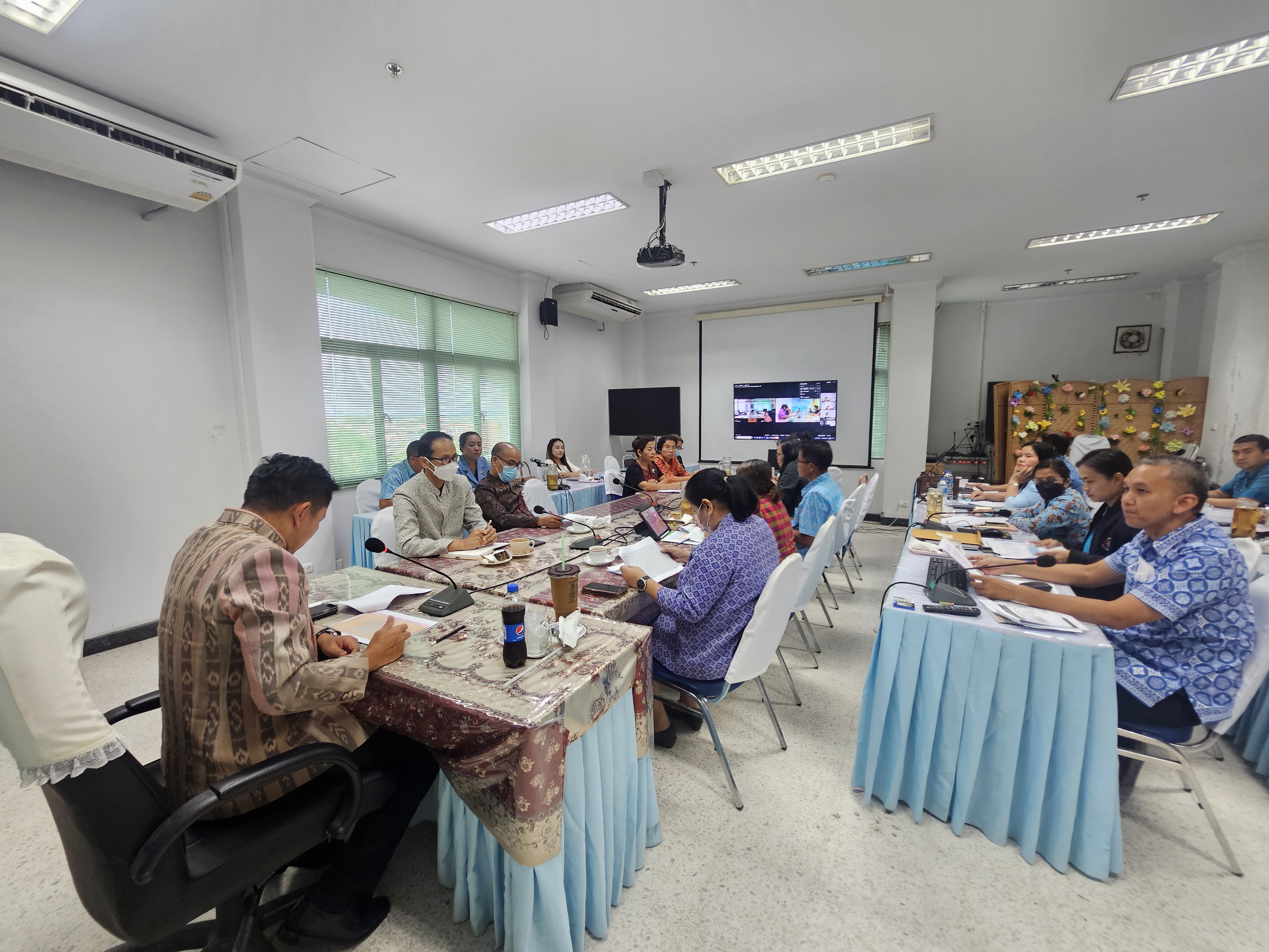 หนี้กองทุนสตรี มีทางออก แก้ไขได้ พช.สุราษฎร์ธานี เสริม Passion++ ลุยแก้หนี้สตรี มิถุนายนนี้ รู้เรื่อง!!!