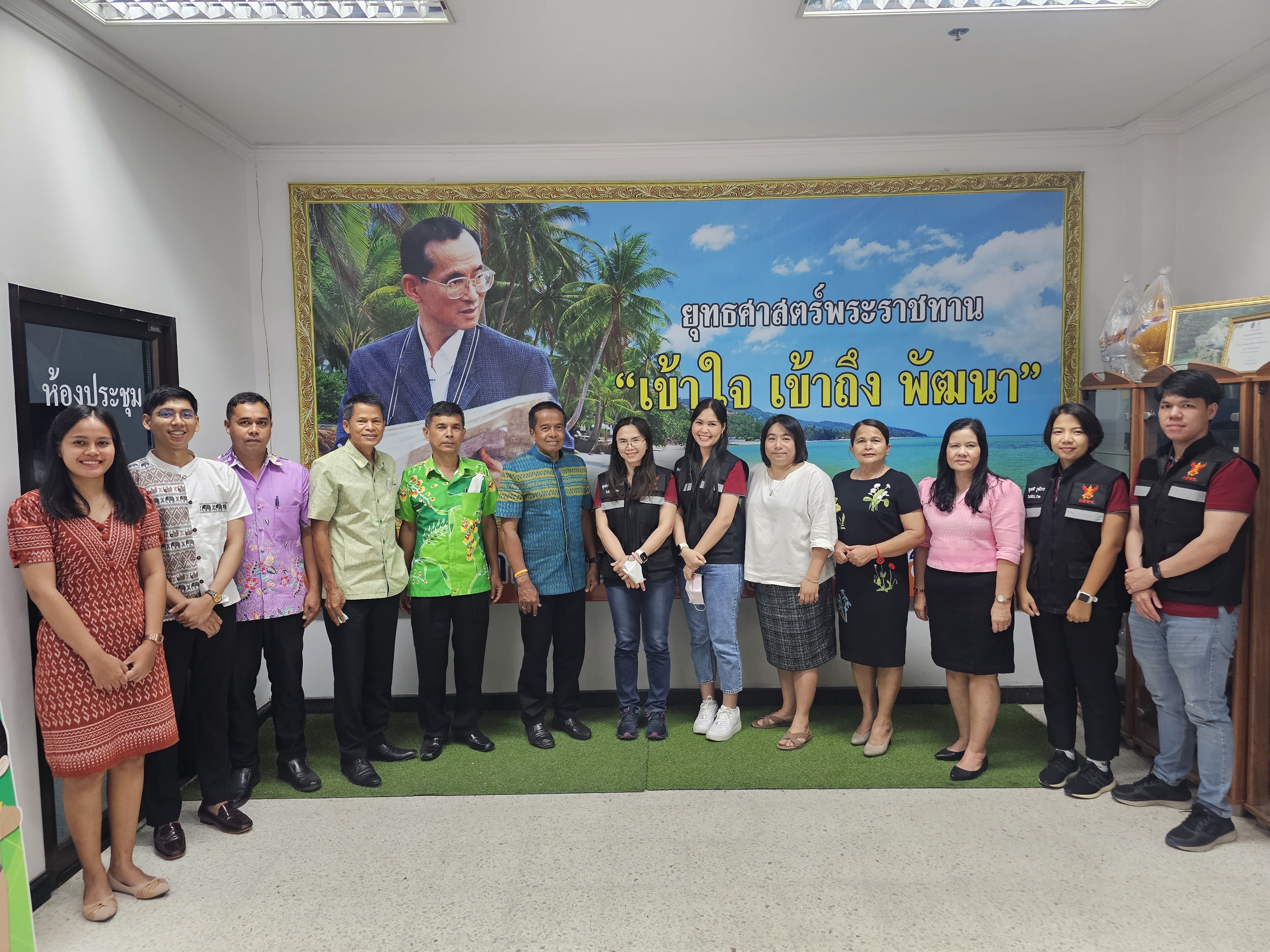 กสทช.บุกขอข้อมูล พช.สุราษฎร์ รับลูกร่วมกระจายข่าวการรับฟังความคิดเห็นสาธารณะ