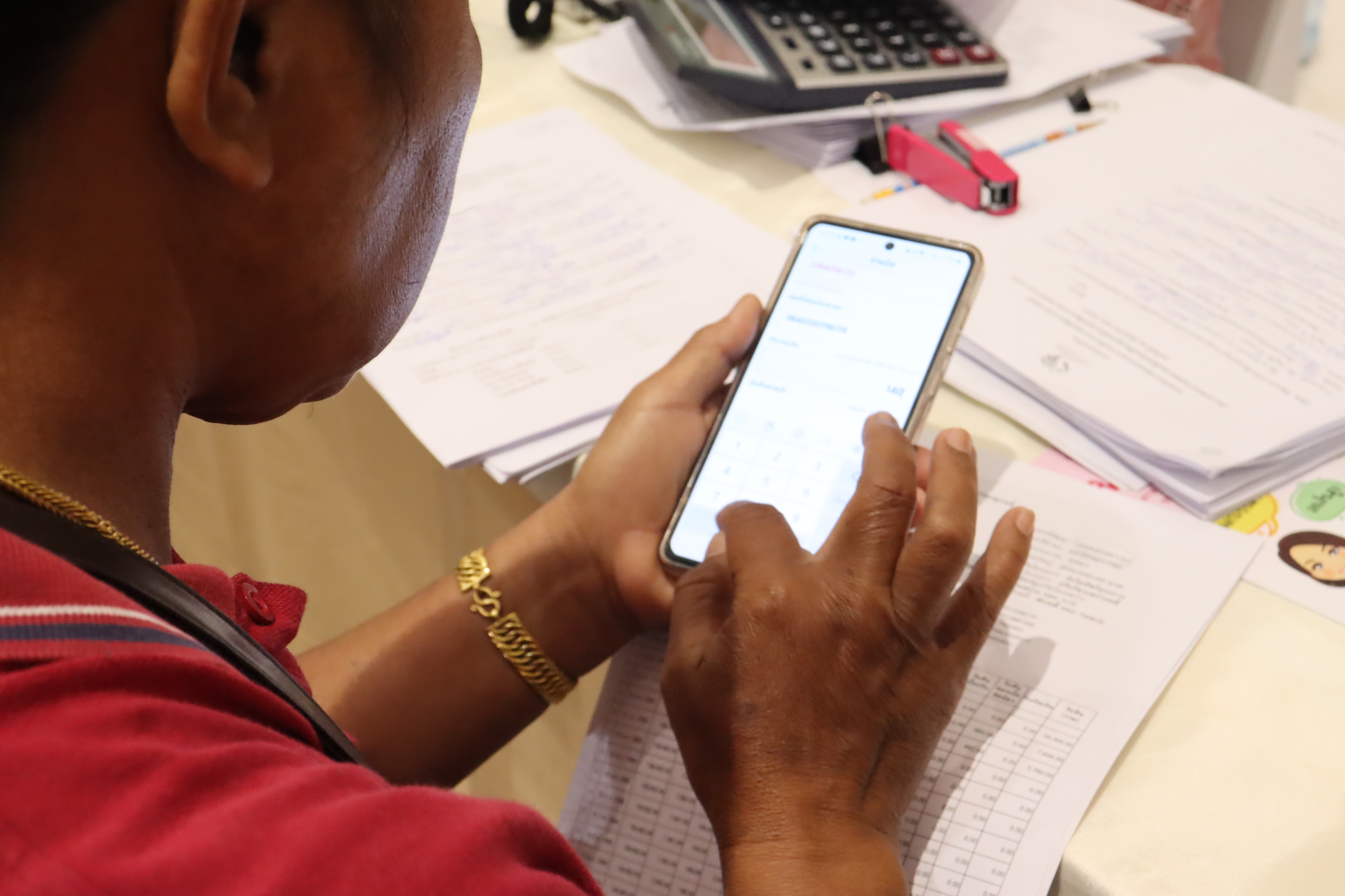 พช.สุราษฎร์ จัดมหกรรมไกล่เกลี่ยและลดความเดือดร้อนให้แก่ลูกหนี้กองทุนพัฒนาบทบาทสตรี