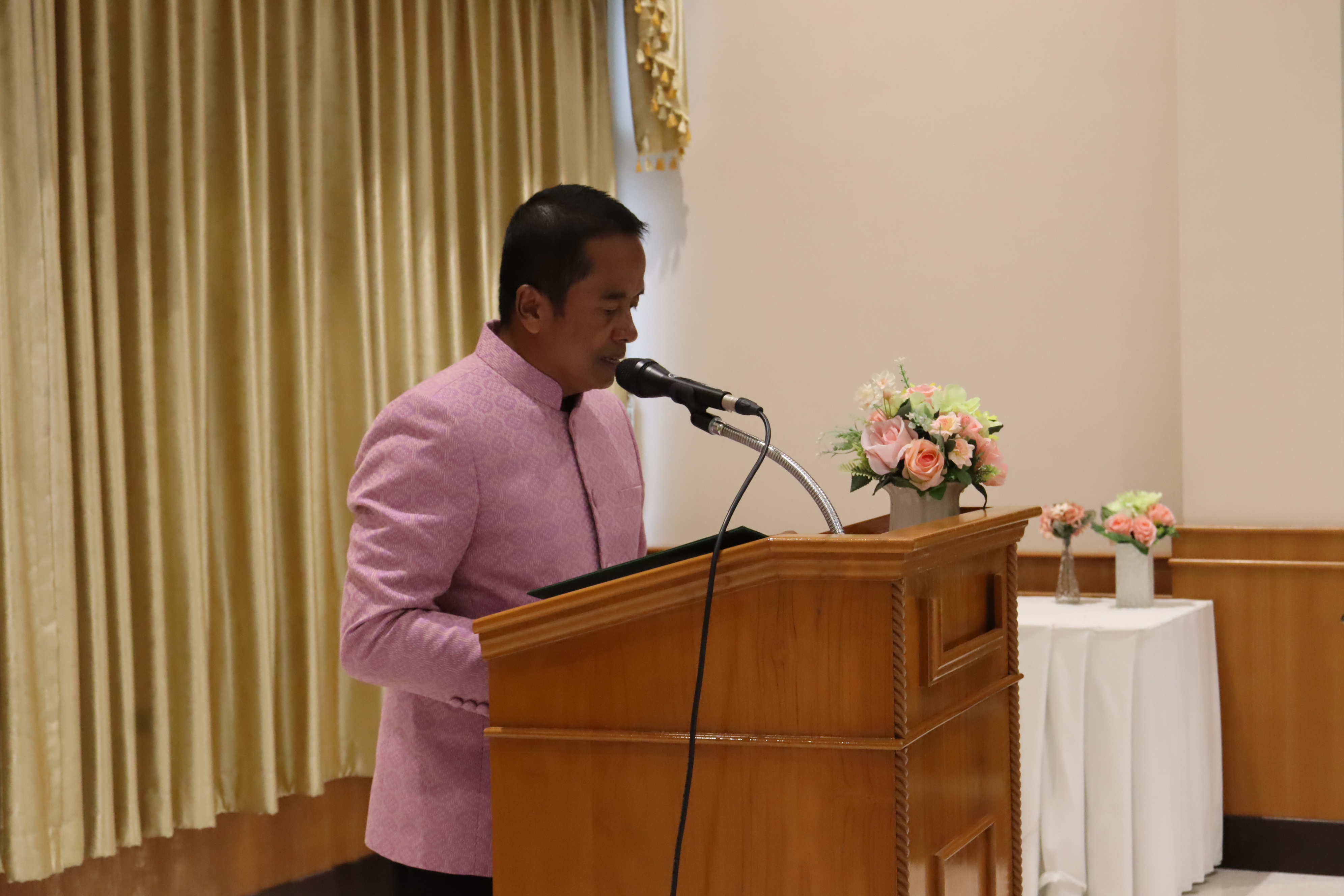 พช.สุราษฎร์ จัดมหกรรมไกล่เกลี่ยและลดความเดือดร้อนให้แก่ลูกหนี้กองทุนพัฒนาบทบาทสตรี