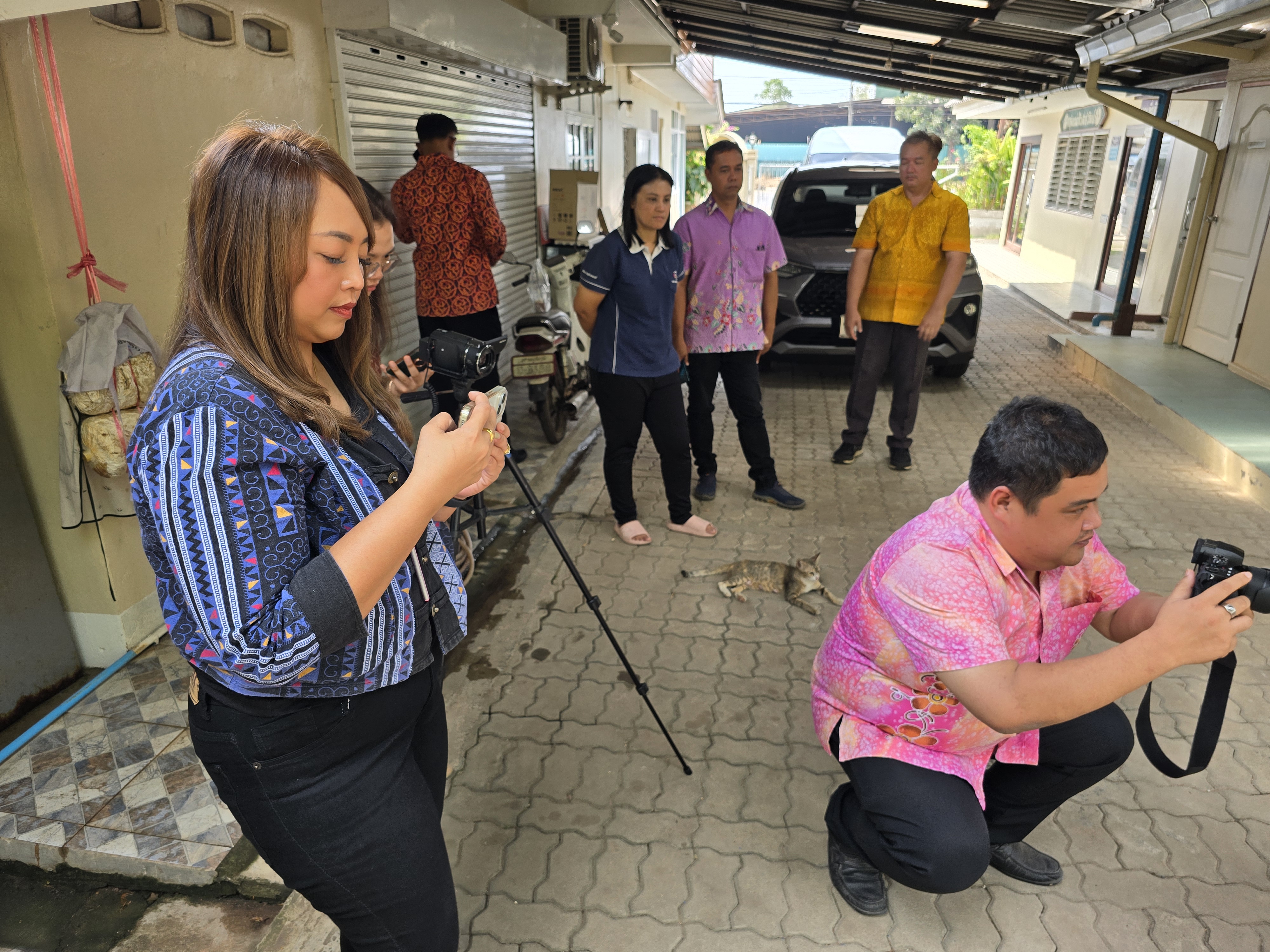 พช.สุราษฎร์ ต้อนรับคณะถ่ายทำสื่อเรียนรู้สู่สาธารณะ “Click ชุมชน…เครื่องมือดิจิทัลกับการพัฒนาชุมชน”