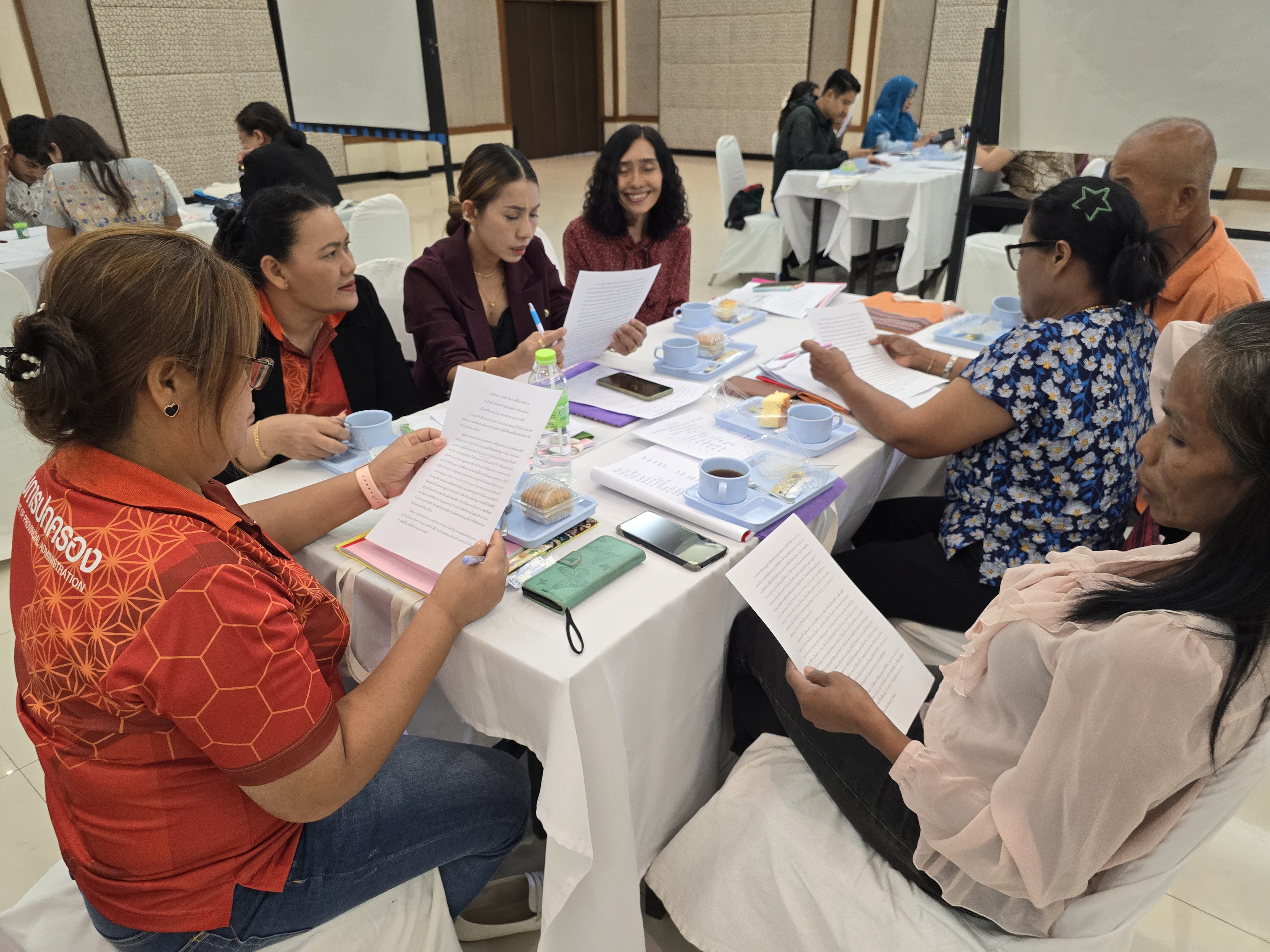 พช.สุราษฎร์ ติวเข้มผู้ขับเคลื่อนศูนย์จัดการกองทุนชุมชน ขับเคลื่อน ‘1 ครัวเรือน 1 สัญญา’ แก้ปัญหาหนี้สินประชาชน